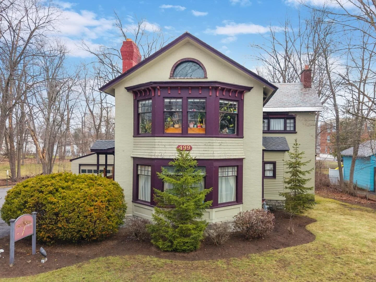 This post is for the folks who drive by 499 Glen Street and wonder about the office in the front with all the plants. It is more serene and beautiful than I imagined (and trust me, I&rsquo;ve imagine countless times while sitting in traffic on Glen S