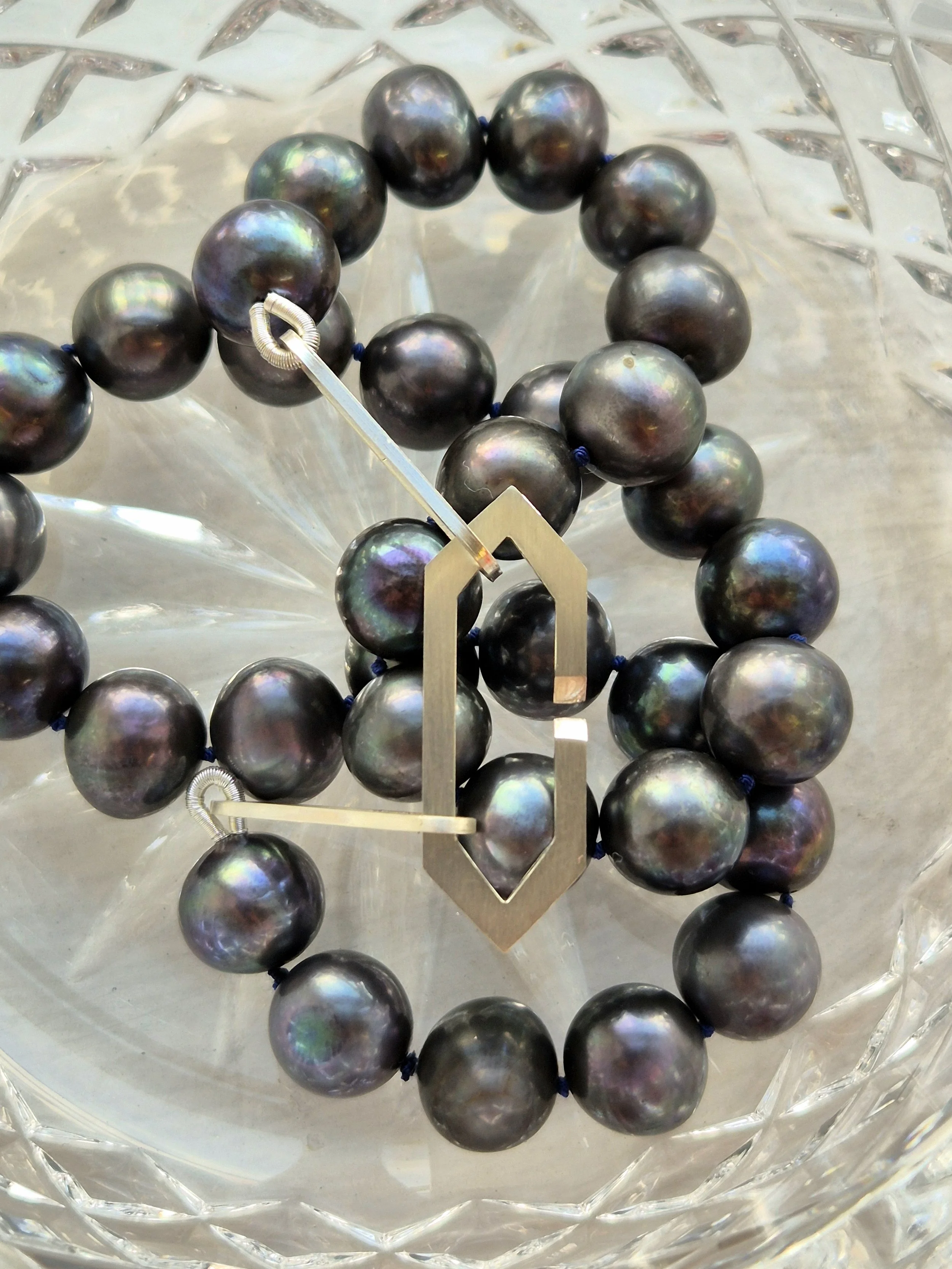 ADoughty black pearl silver clasp close up.jpg