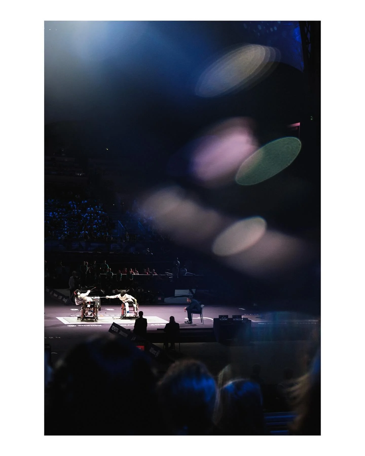 What an incredible night shooting wheelchair fencing in the breathtaking Grand Palais venue of @paris2024 ! 

@paralympics @wheelchairfencing @sporarts 

.
.
.
.
.
#streetmoment #dreaminstreets #eyeshotmag #street_macadam #MySPC #streets_storytelling
