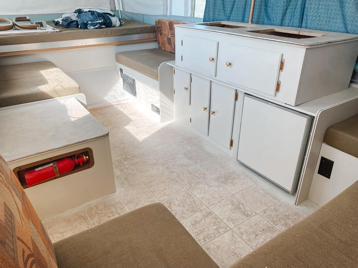 I&rsquo;ve finally finished getting everything painted in this camper and am loving this creamy neutral color. I was actually going to originally paint the cabinets black but once I had all the design elements together it was a little too bold for th