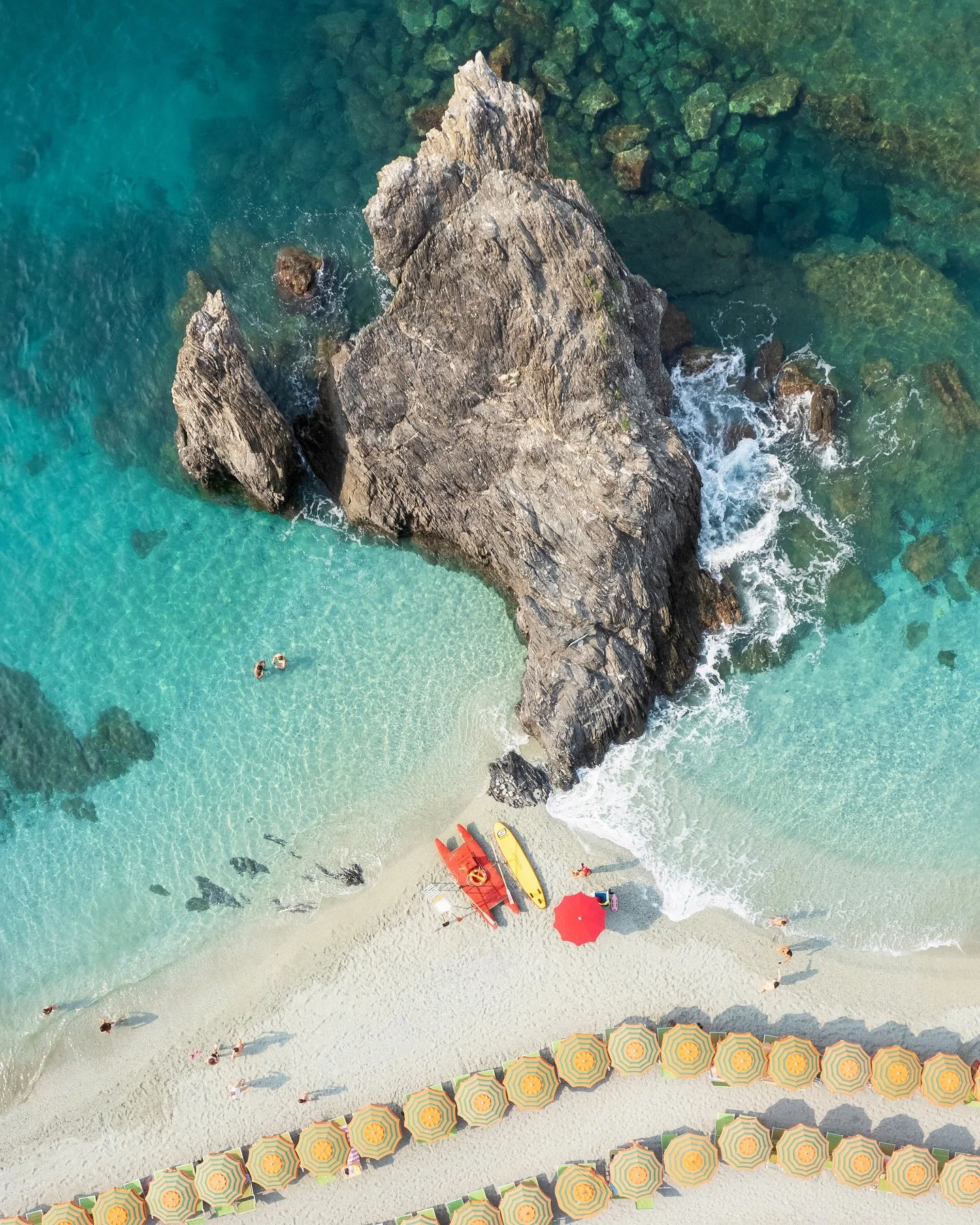 After loosing the drone over a cemetery and a hike to find it, dusted off the blades and got it up for some great shots. 🤌🏻