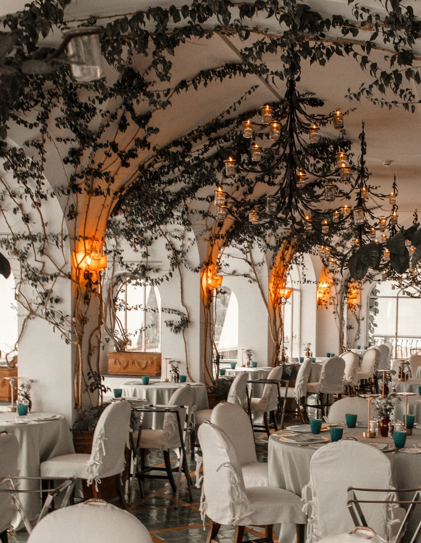 Still thinking back to this magical spot at @lesirenuse.
The food, music, and views made the best bday celebration for @megfelix.