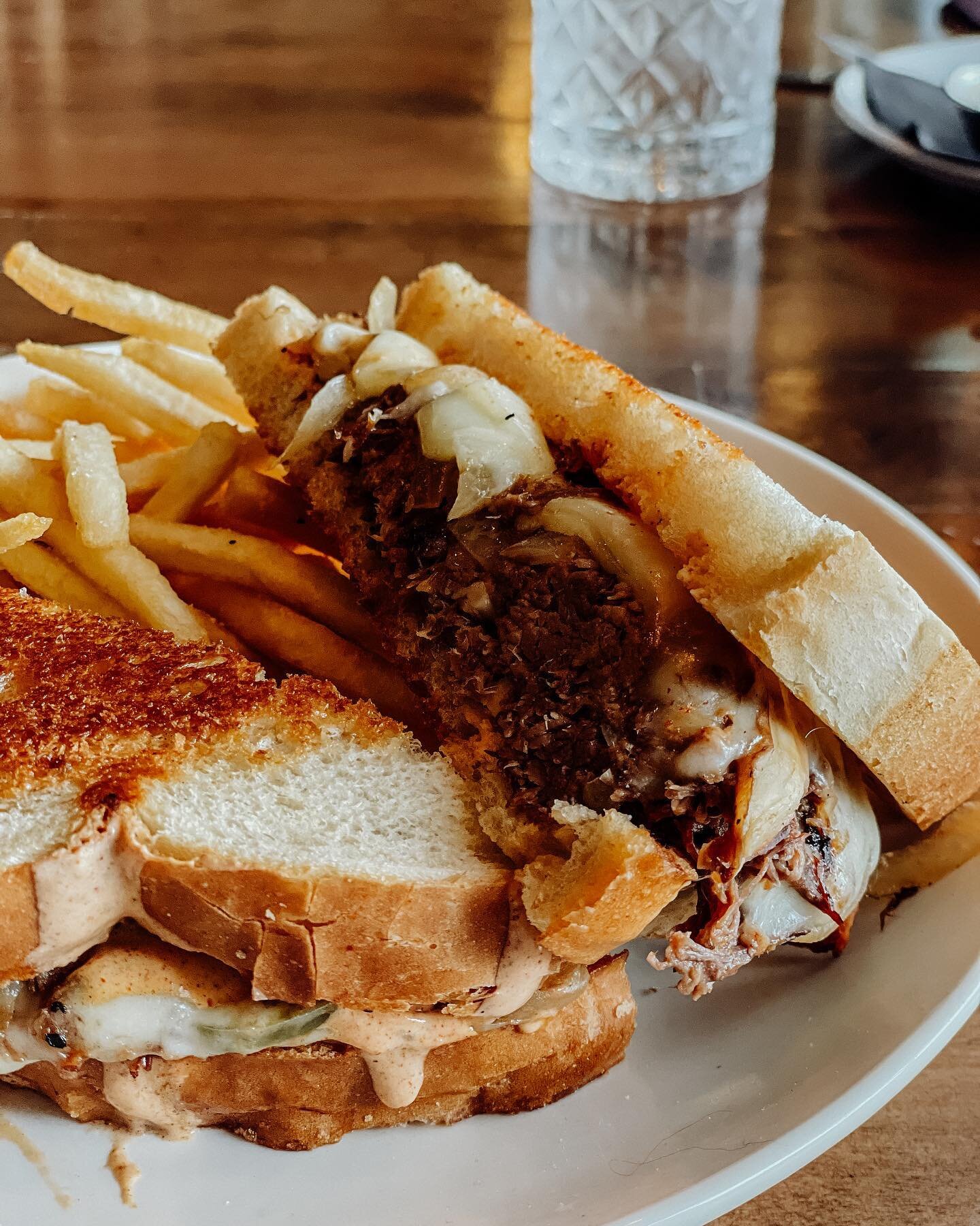 Too early to be picking out lunch spot?? Never! 🙌🏼

Come try our steak sandwich today - you won&rsquo;t regret it 🥩