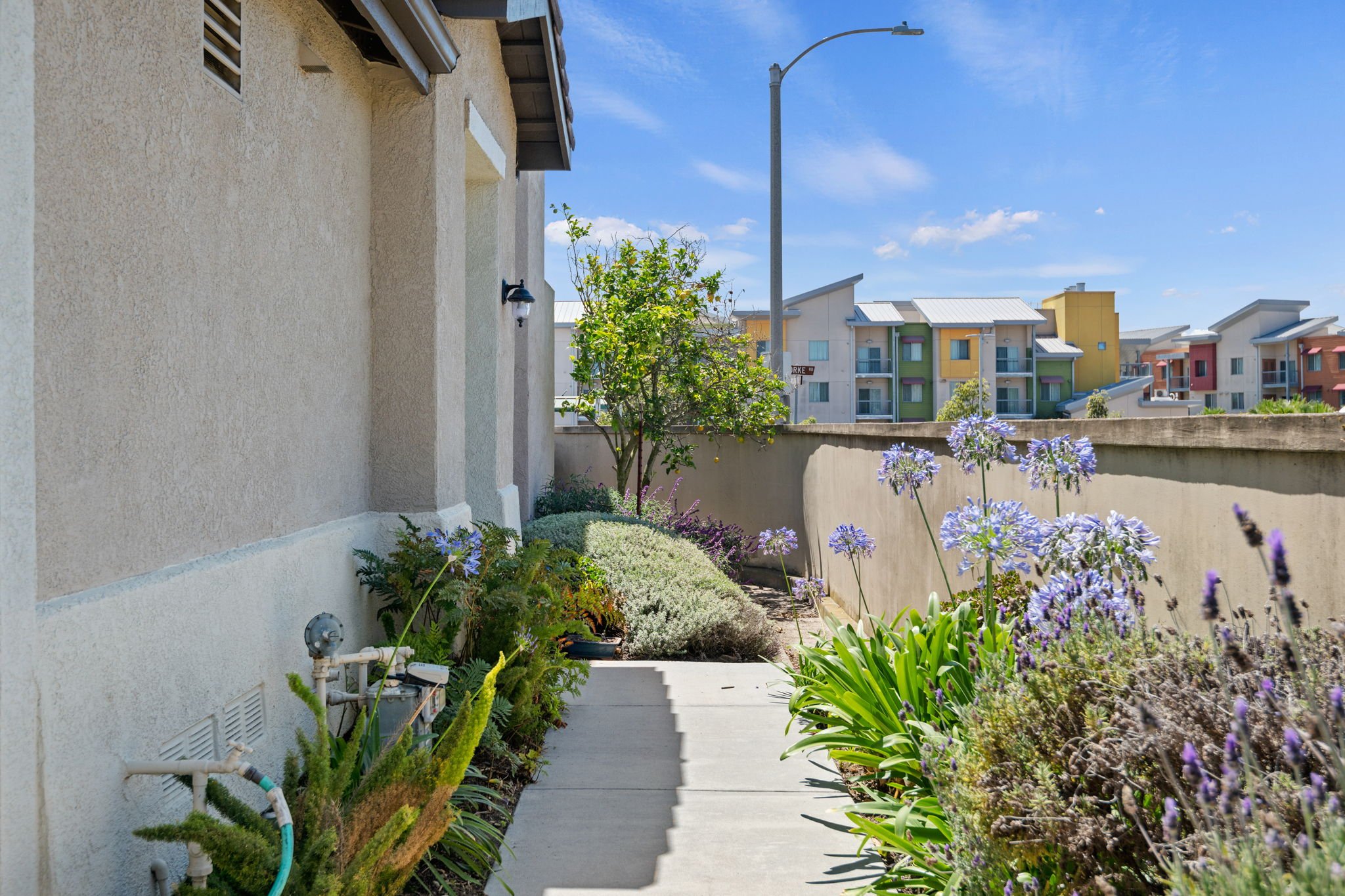 04 - Walkway.jpg