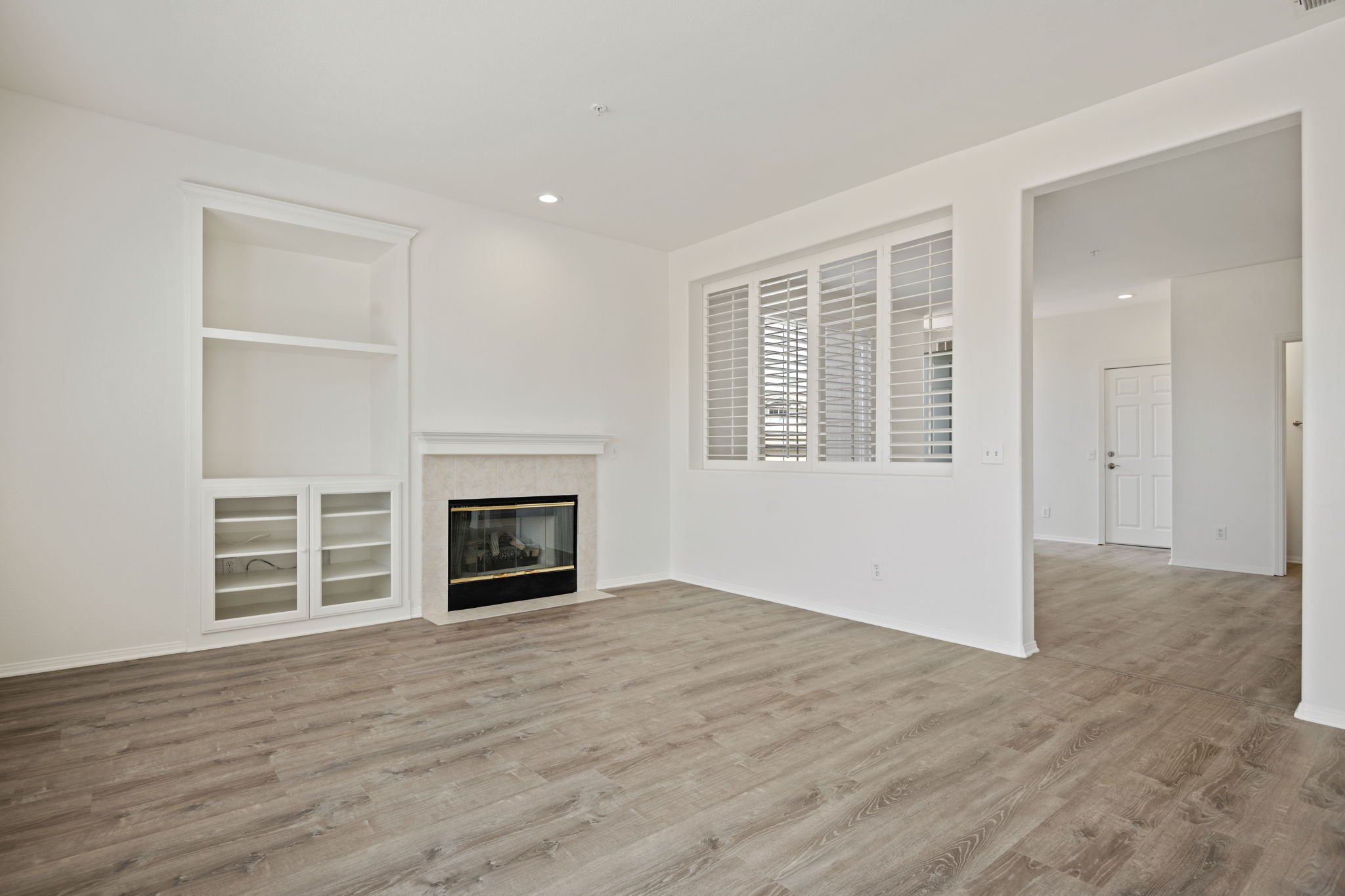 10 - Family Room.jpg