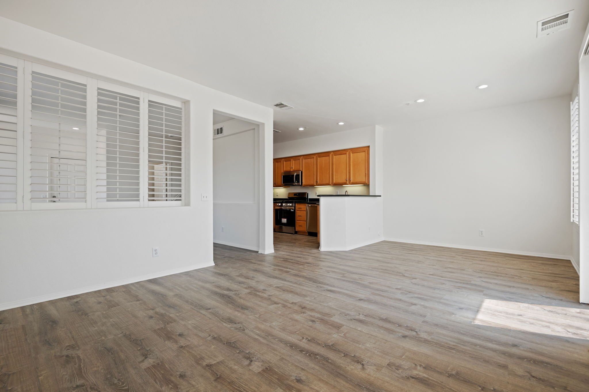 11 - Family Room.jpg