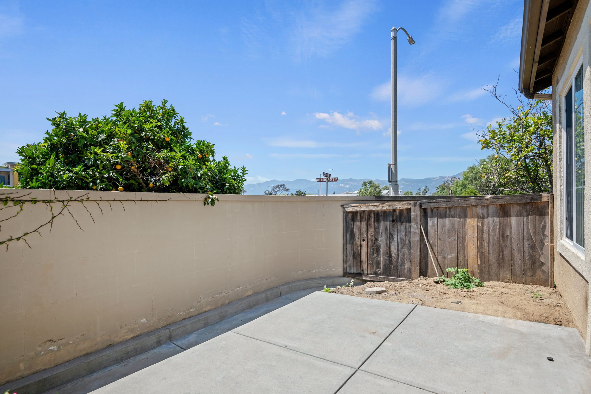17 - Patio.jpg