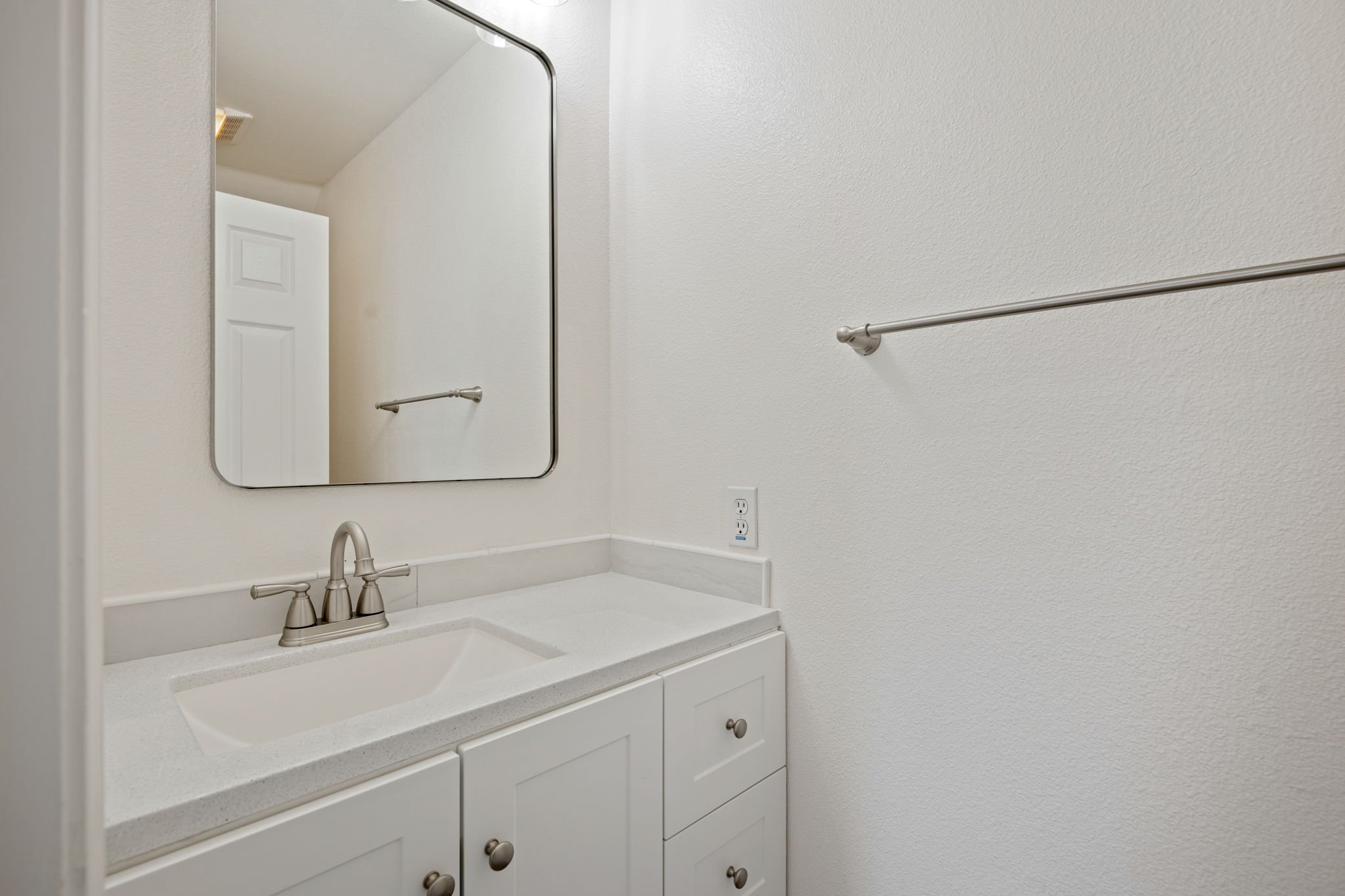 26 - Powder Room.jpg