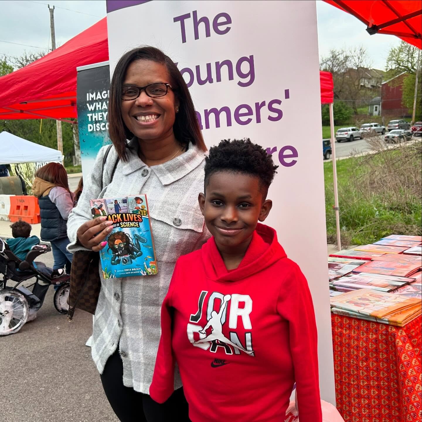 #augustwilsonblockparty2025 #AugustWilsonBlockParty #theyoungdreamersbookstore #Read2Dream