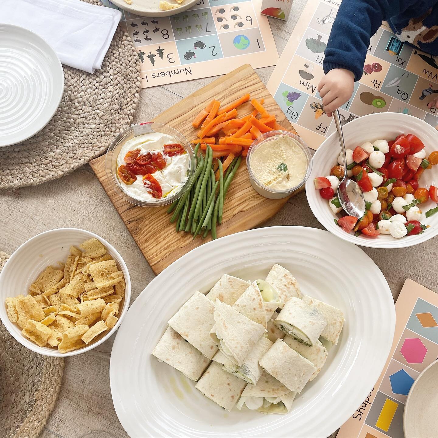 Nothing better than lunch al fresco with friends 🌿