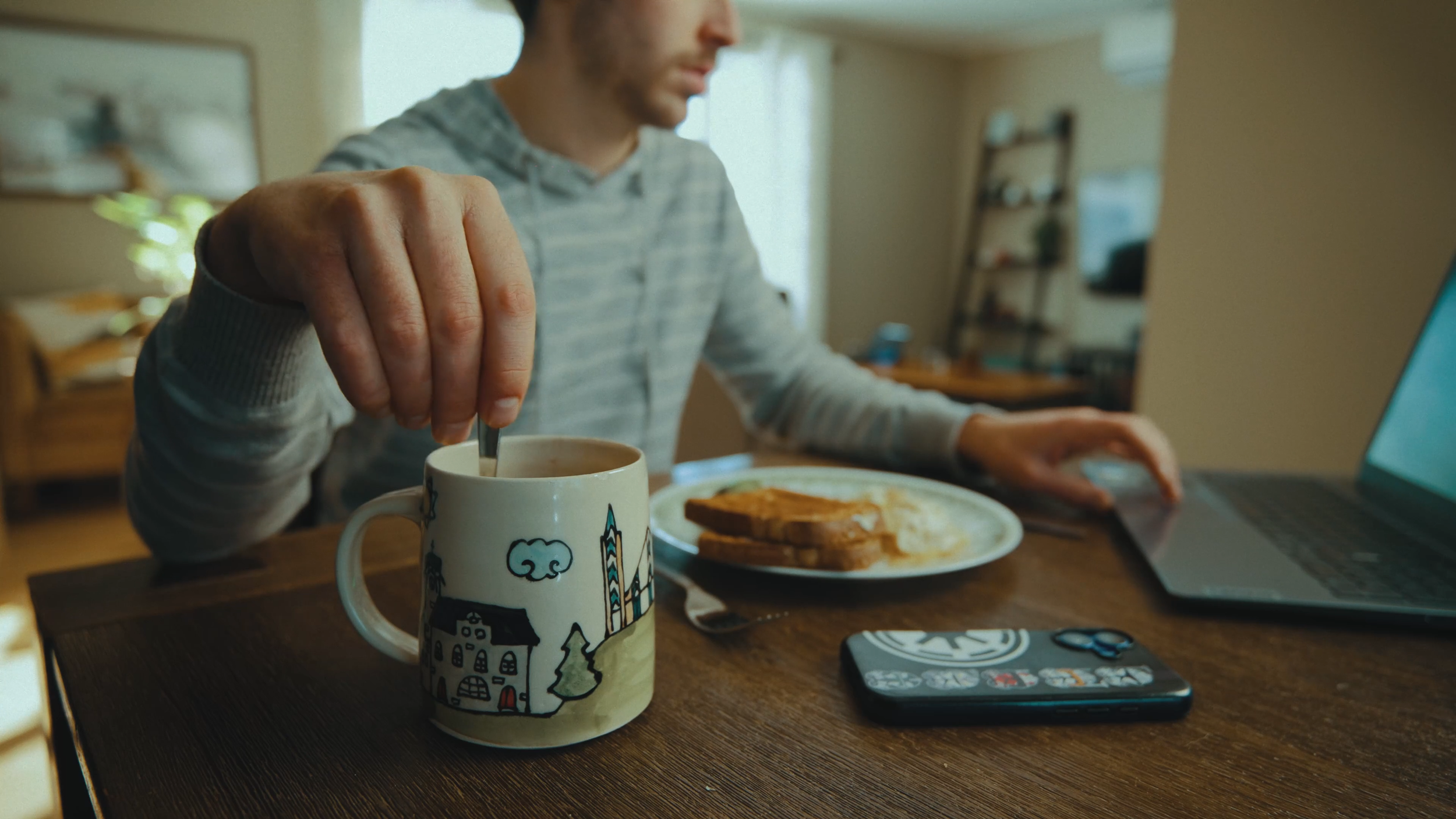 services-financierslvations_dayinthe-life-tyler-leblanc_1069.png