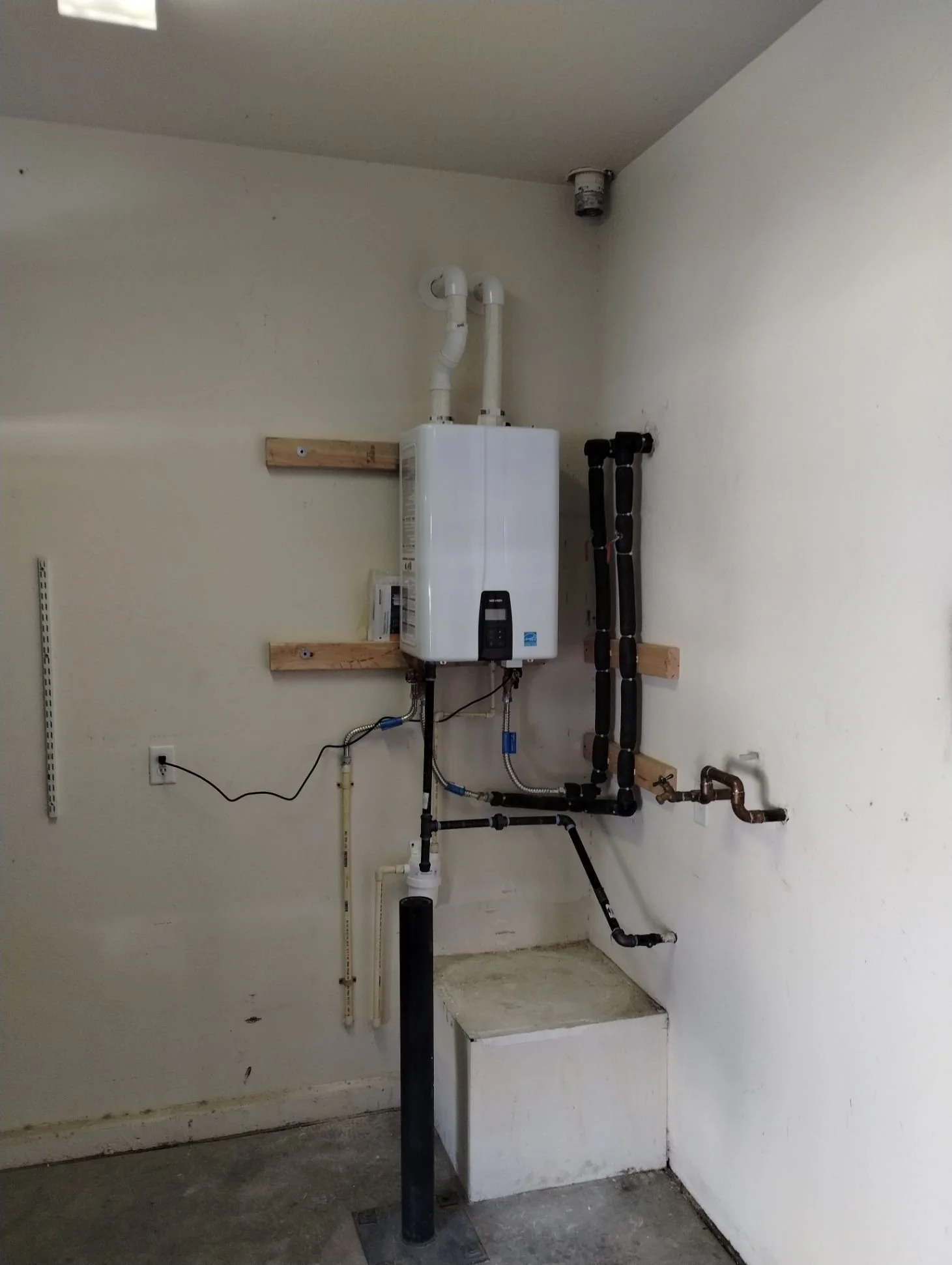 Understanding Common Noises from a Water Heater — Water Heater Pros