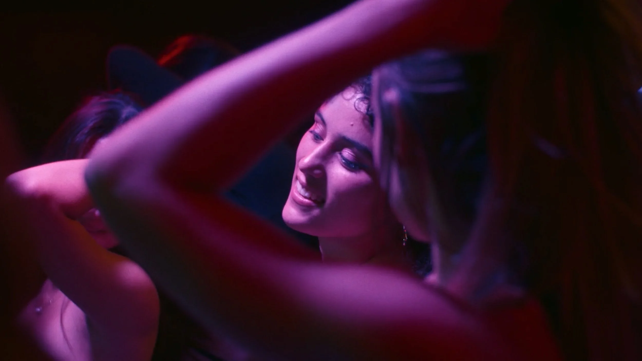 Still 2025-12-01 173132_1.1.1.jpg