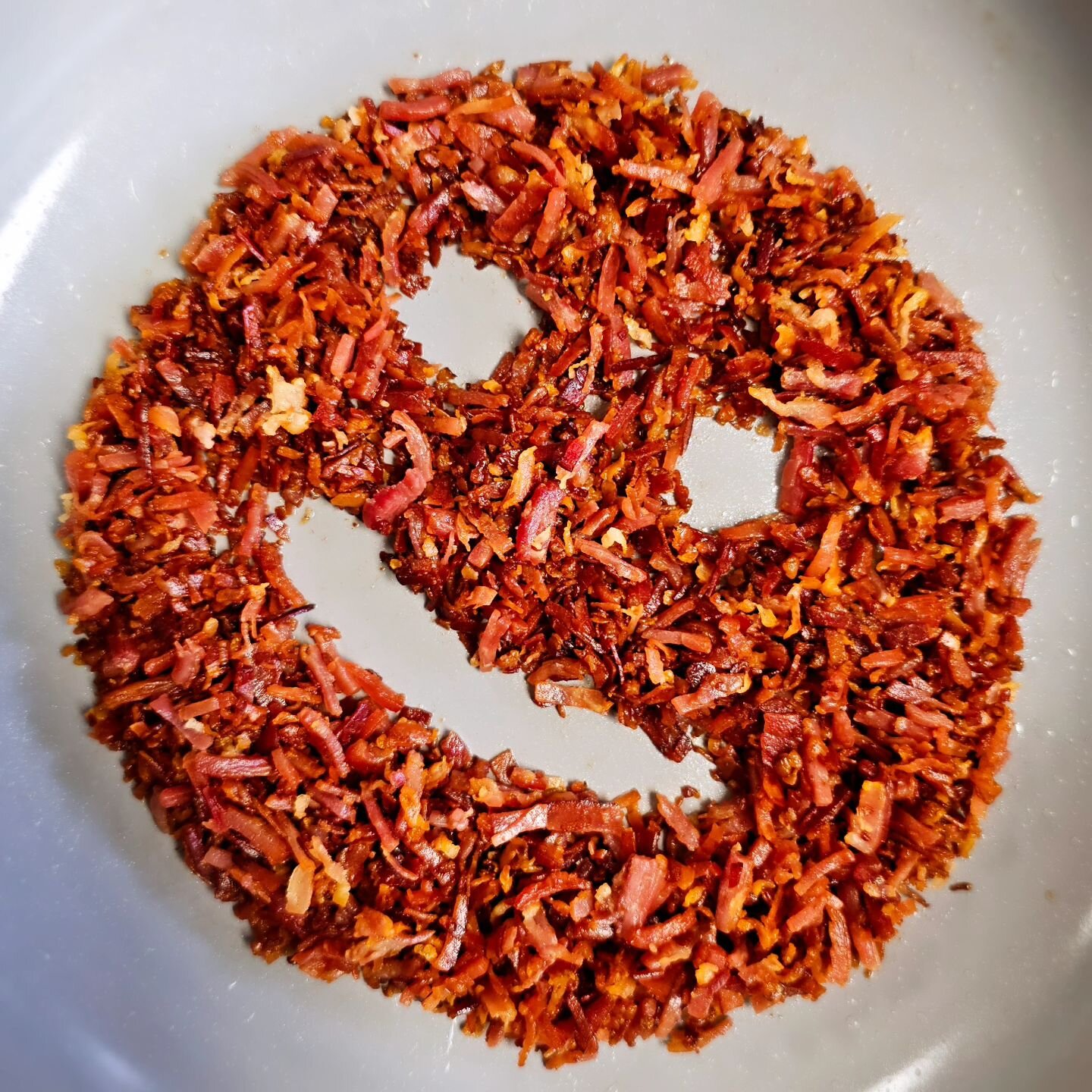 Nothing makes us smile more than crispy prosciutto... 😃🍖😃🍖😃 Happy Thursday!!! 
.
.
.
.
.
.
#cookingclass #napavalley #napa #donapa #visitnapavalley #foodiefun #foodie #pastaclass #cheflife #facesinfood #smile #smilemore