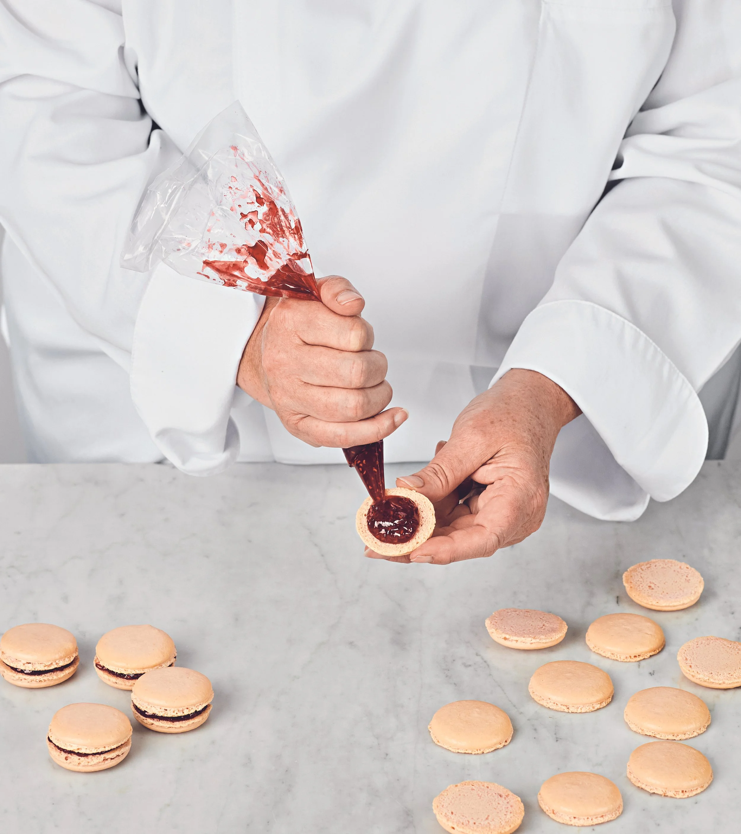 v06-180-d-make-macarons.jpg