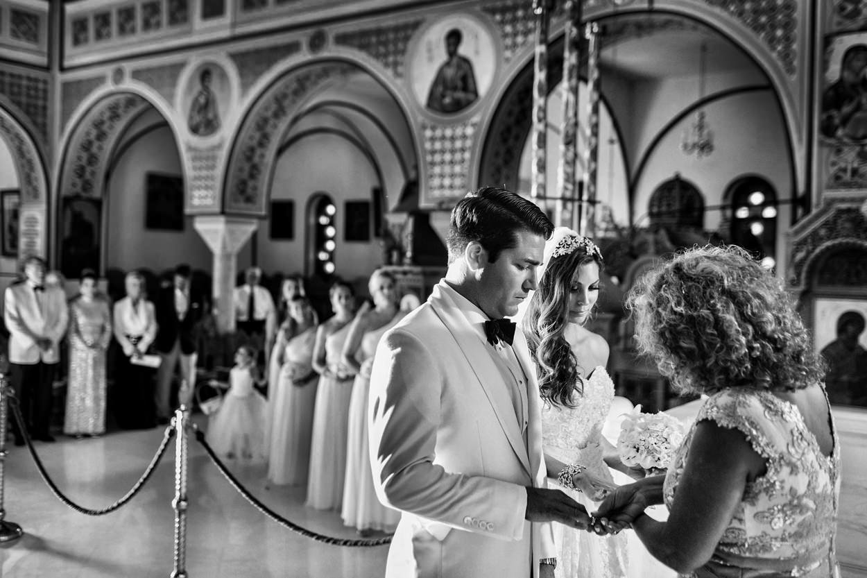081-santorini-wedding-photographer.jpg