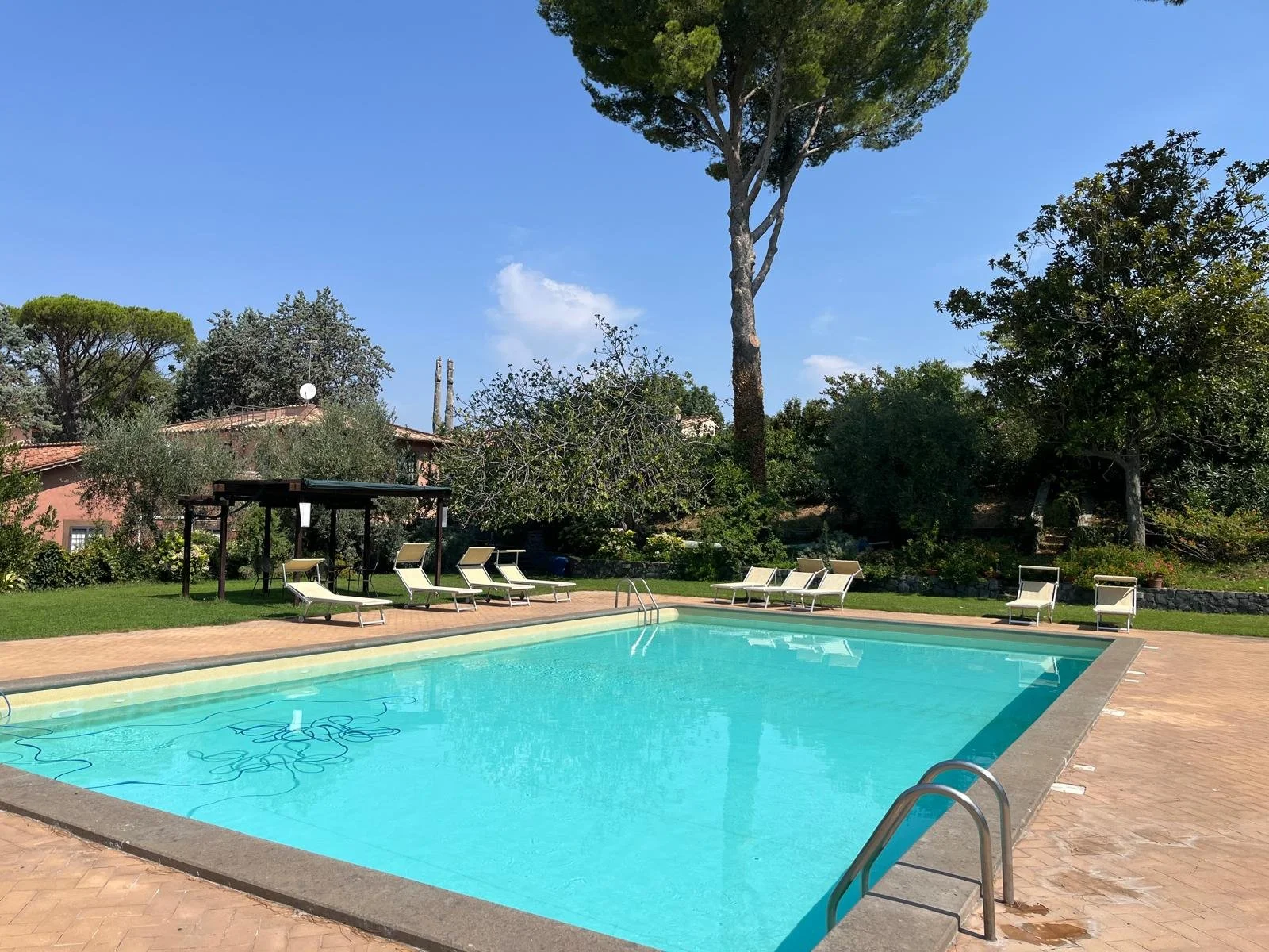 WhatsApp Image 2026-04-15 at 16.16.20 (10).jpeg