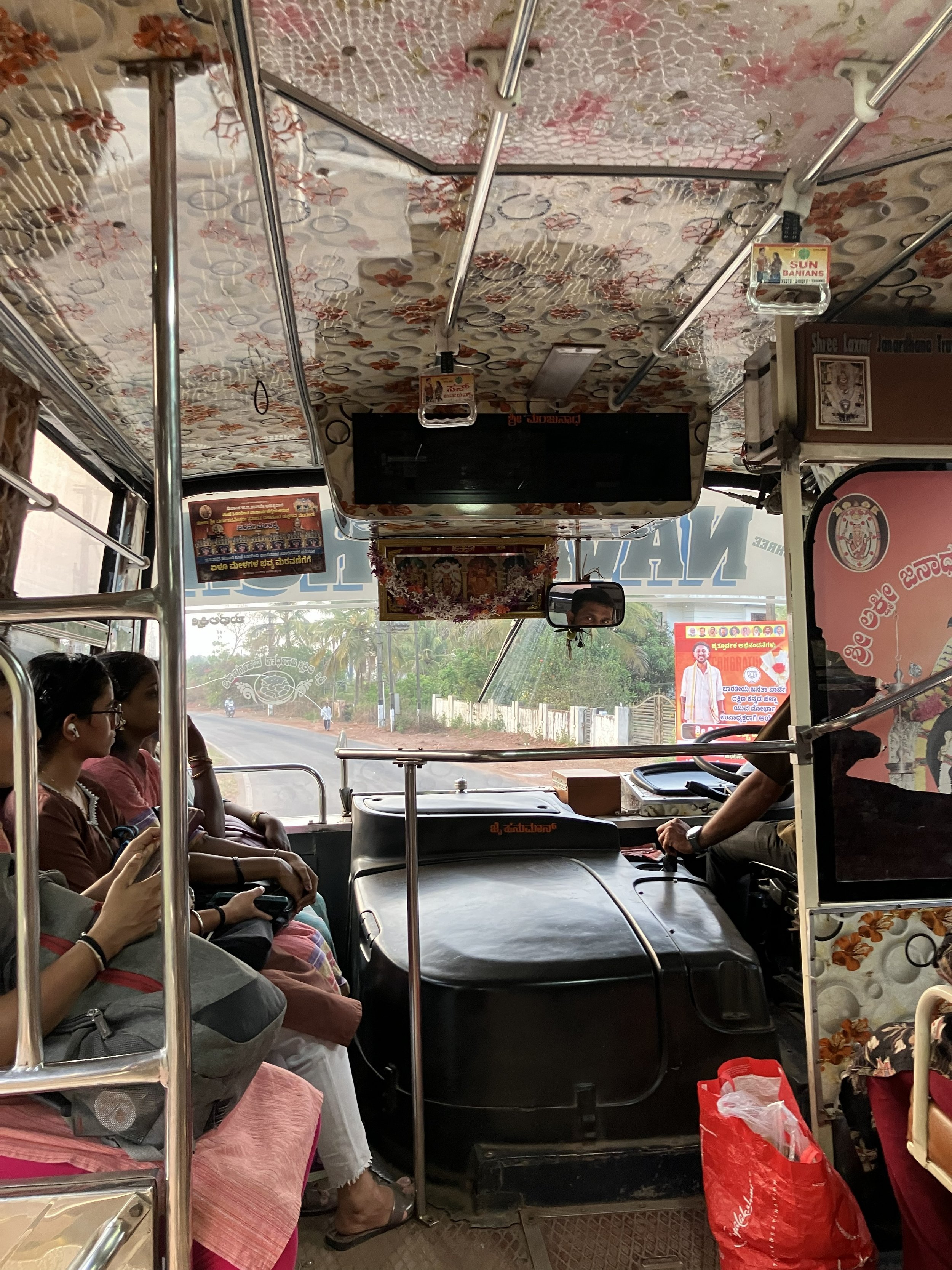 bus.interior..jpeg