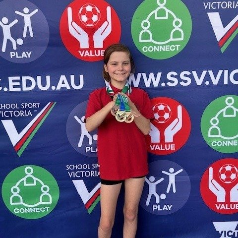 Another athletics superstar to highlight from Kids is the amazing Mae who placed 3rd in the long jump, 3rd in the 200m, and 1st in the 100m. Well done, Mae! It's clear from this photo just how much you enjoyed yourself! ⭐😊🏅