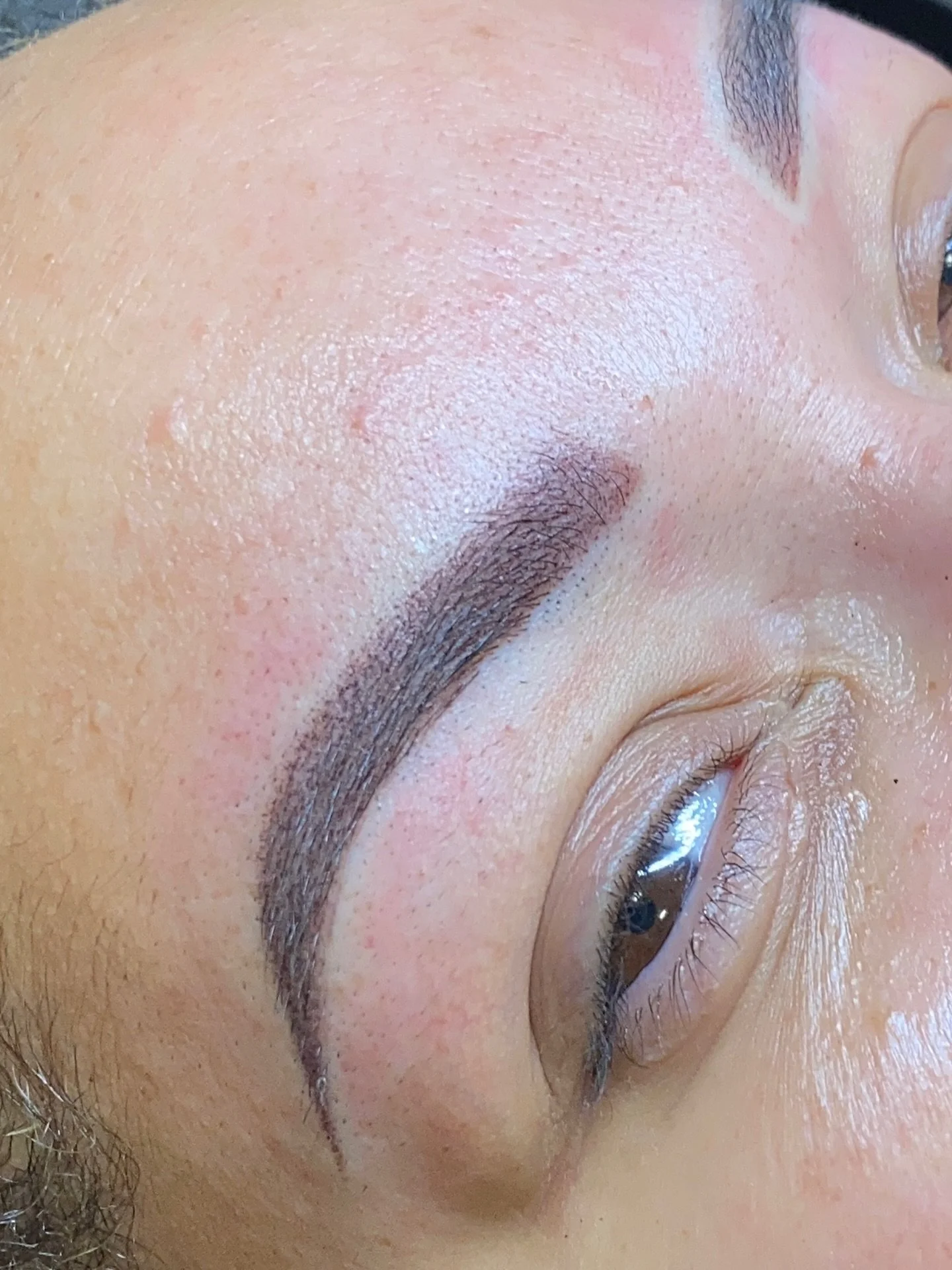 Ombr&eacute; Technique✨
Process take 3 hours
2 weeks healing
Pain: 1-2(scale1-10)
Last up 1-3 years Brows healed will be lighter 20-30%, depending on type of skins
Brows will need 2 sessions to archive a good color retention
To book your appointment 