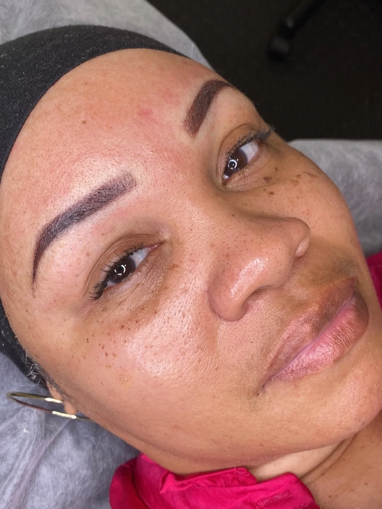 Ombr&eacute; Technique ✨
Process take 3 hours
2 weeks healing
Pain: 1-2(scale1-10)
Last up 1-3 years Brows healed will be lighter 20-30%, depending on type of skins
Brows will need 2 sessions to archive a good color retention
To book your appointment