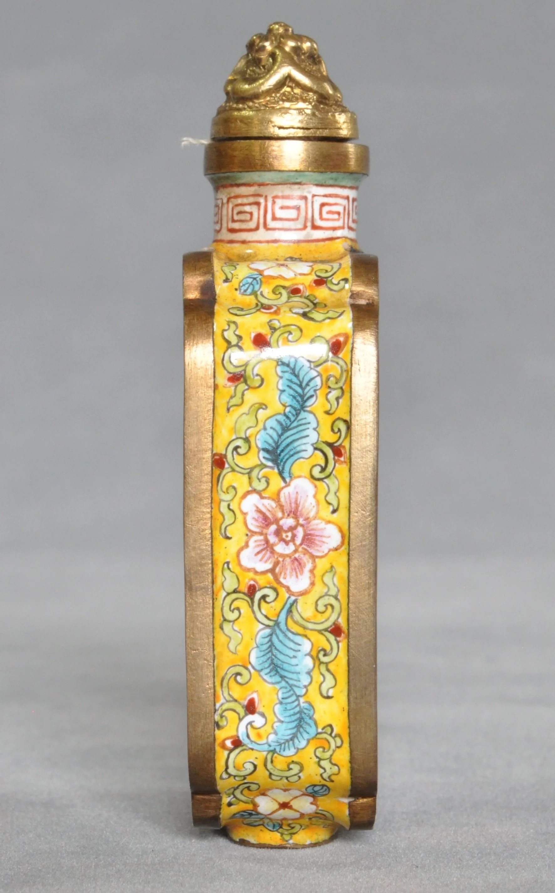 乾隆 御制琺琅彩铜胎长方边框人物楼阁山水鼻烟壶 4.3X1.6X7.2CMDSC_0322 - Copy.JPG