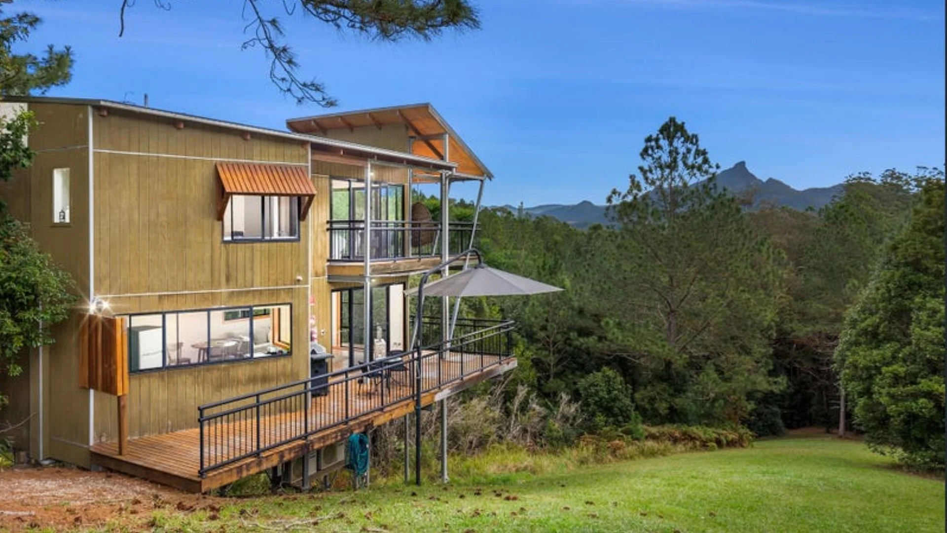 Sunrise Chalet - Outside.jpg