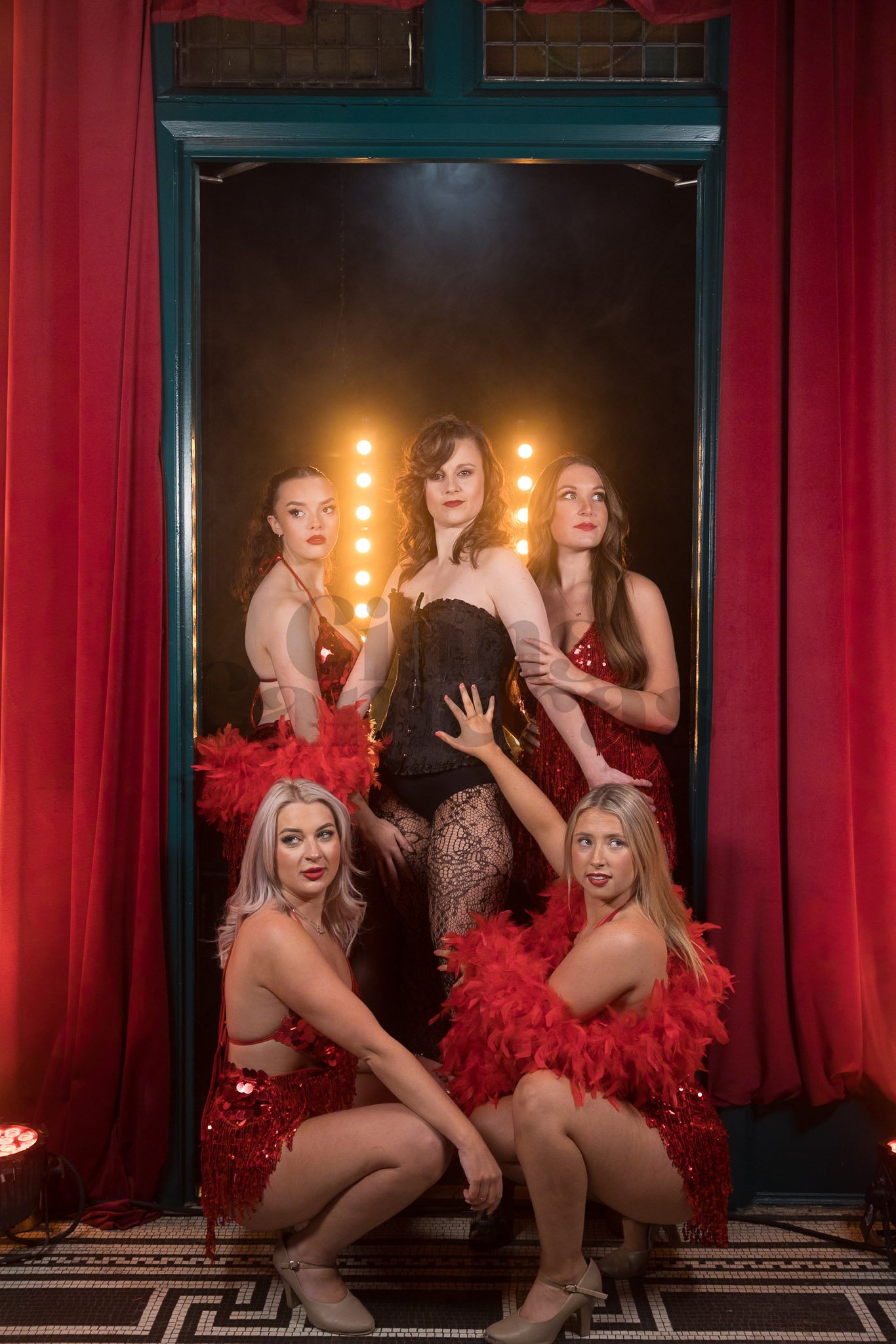 Burlesque-YTH-209.jpg