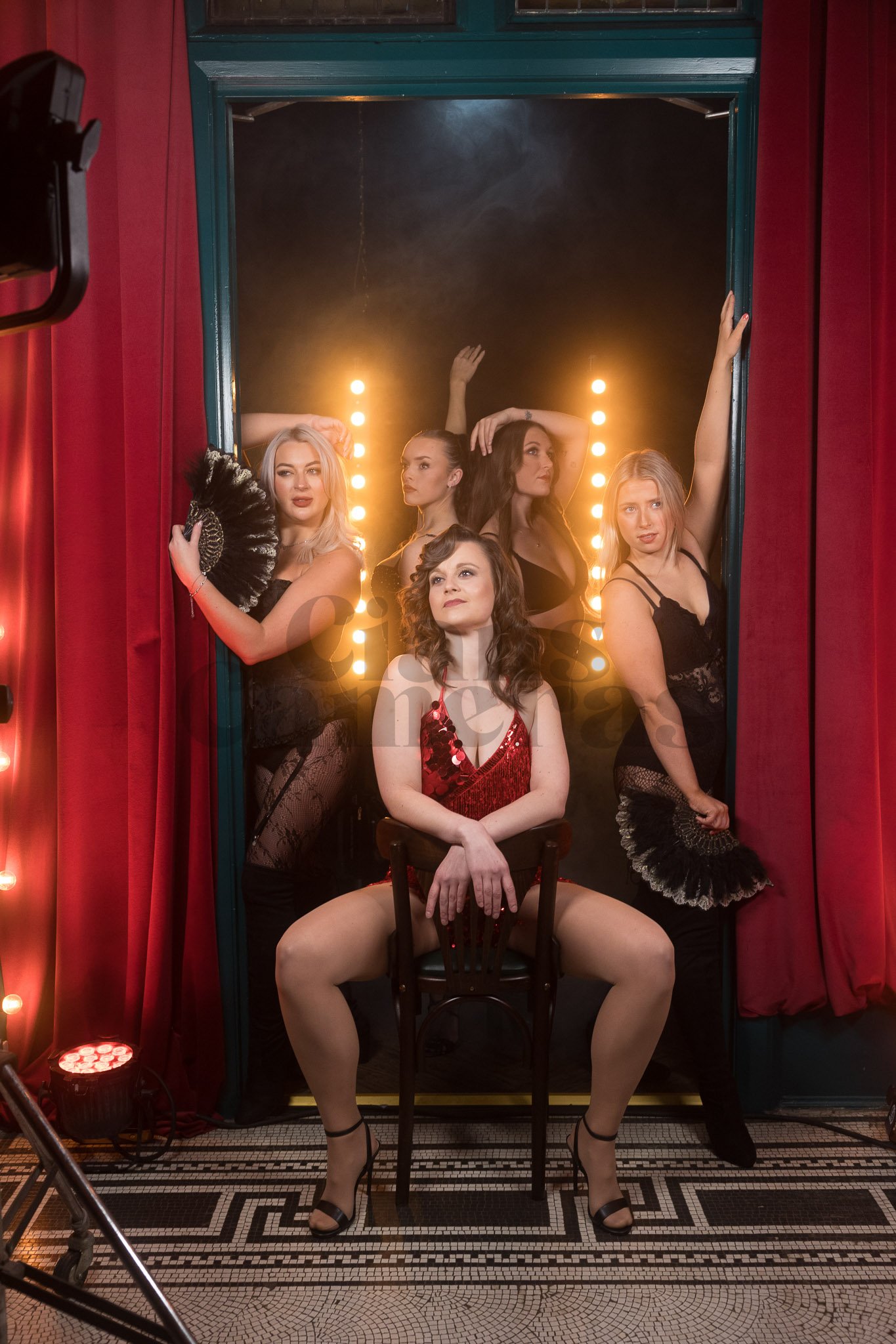 Burlesque-YTH-108.jpg