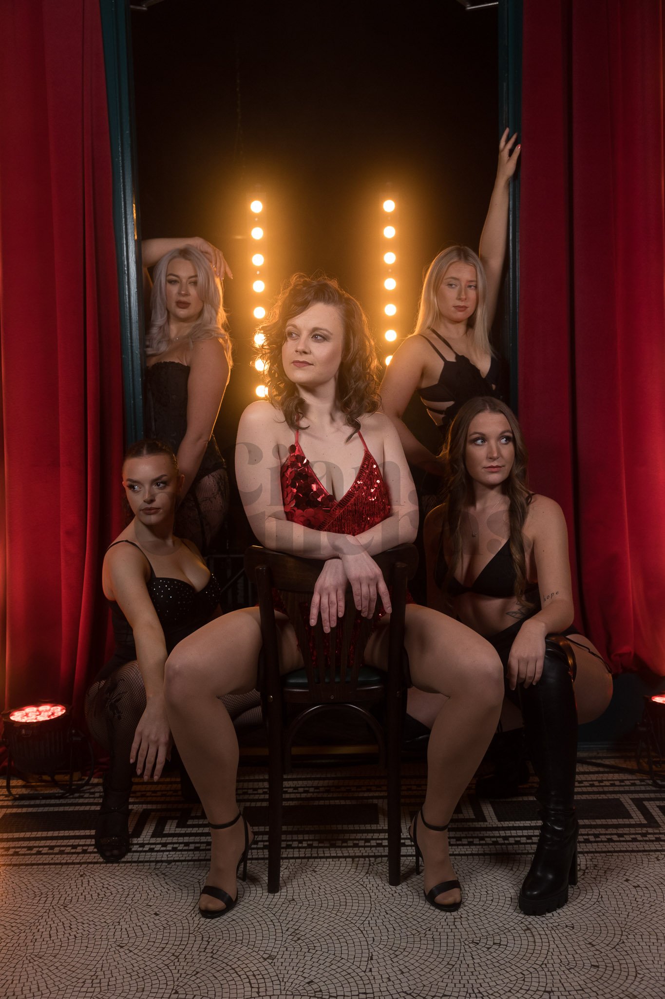 Burlesque-YTH-025.jpg