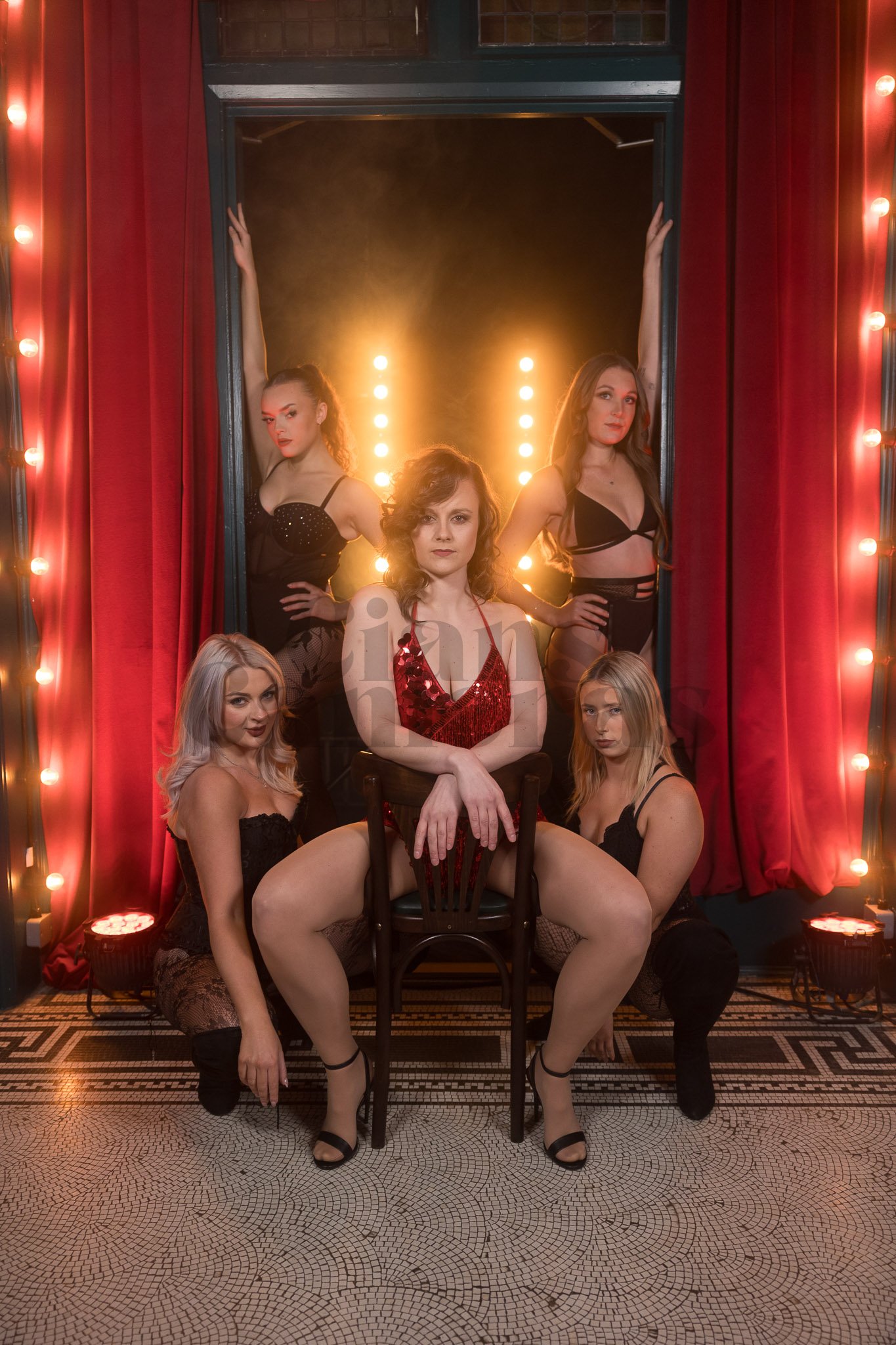Burlesque-YTH-011.jpg