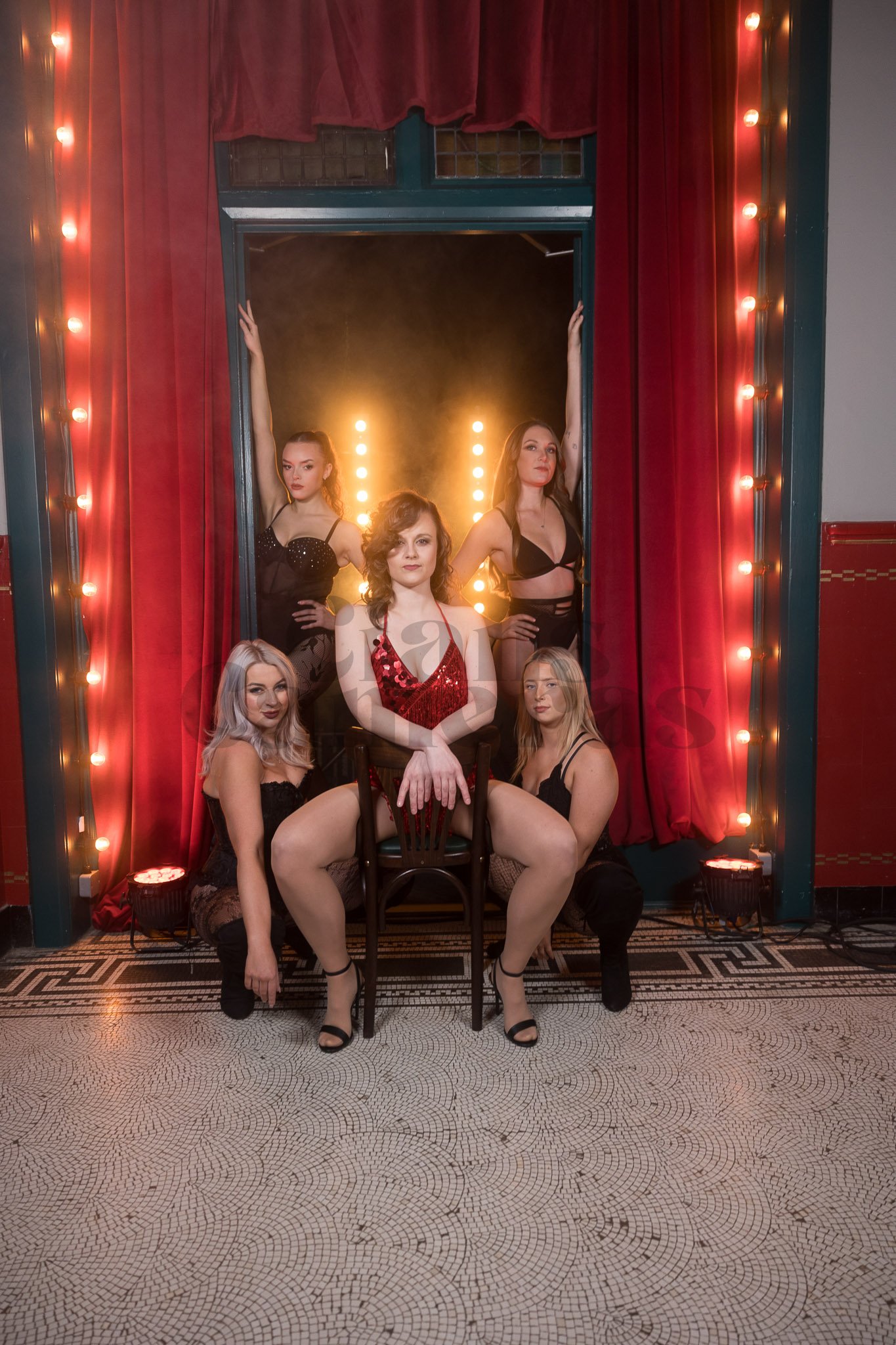 Burlesque-YTH-004.jpg
