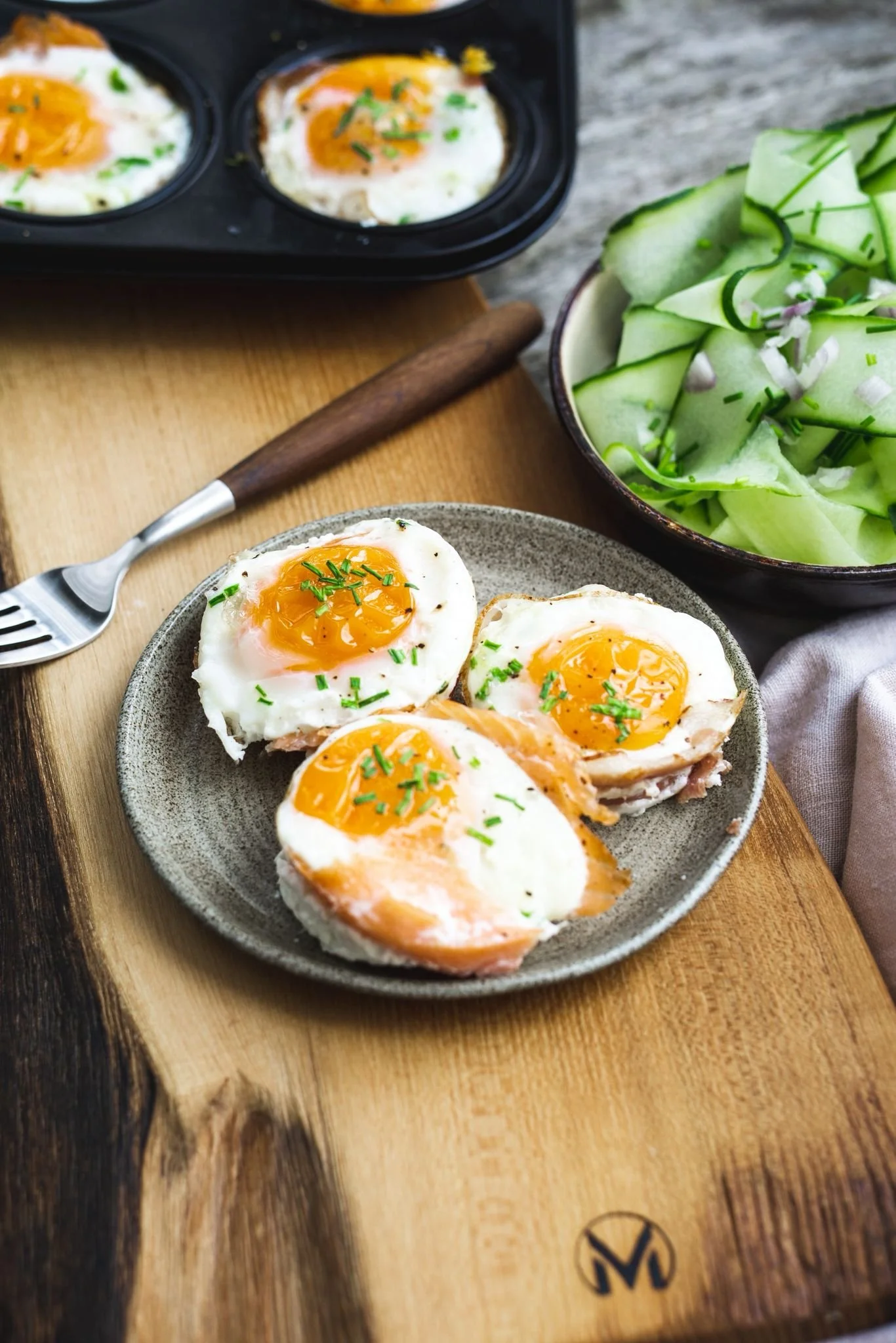 Gezond ontbijt met eieren en zalm, onderdeel van het persoonlijke voedingsplan bij Black Oak Turnhout.