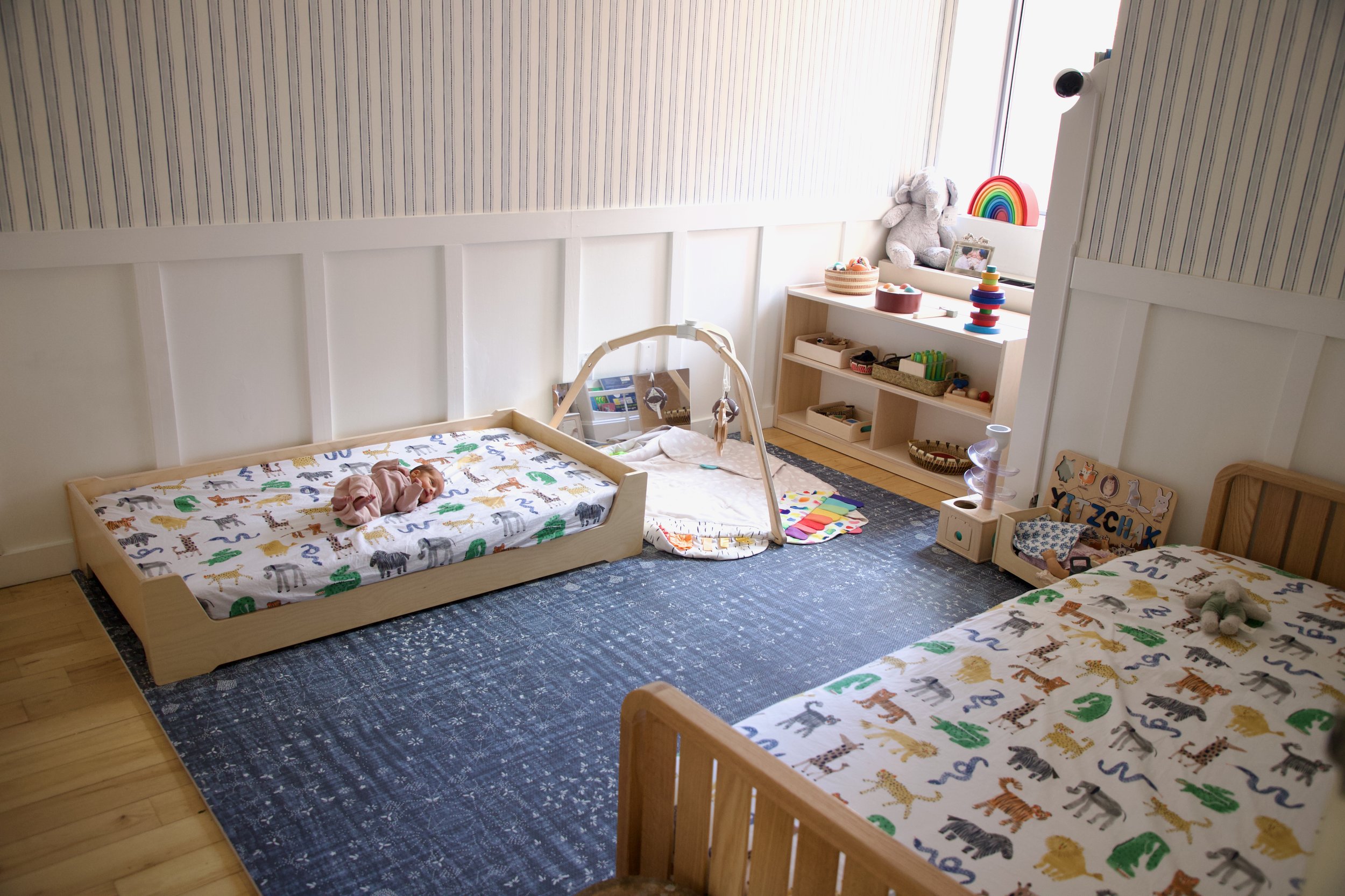 The Best Montessori Floor Beds for Infants and Toddlers — Home and on the  Way