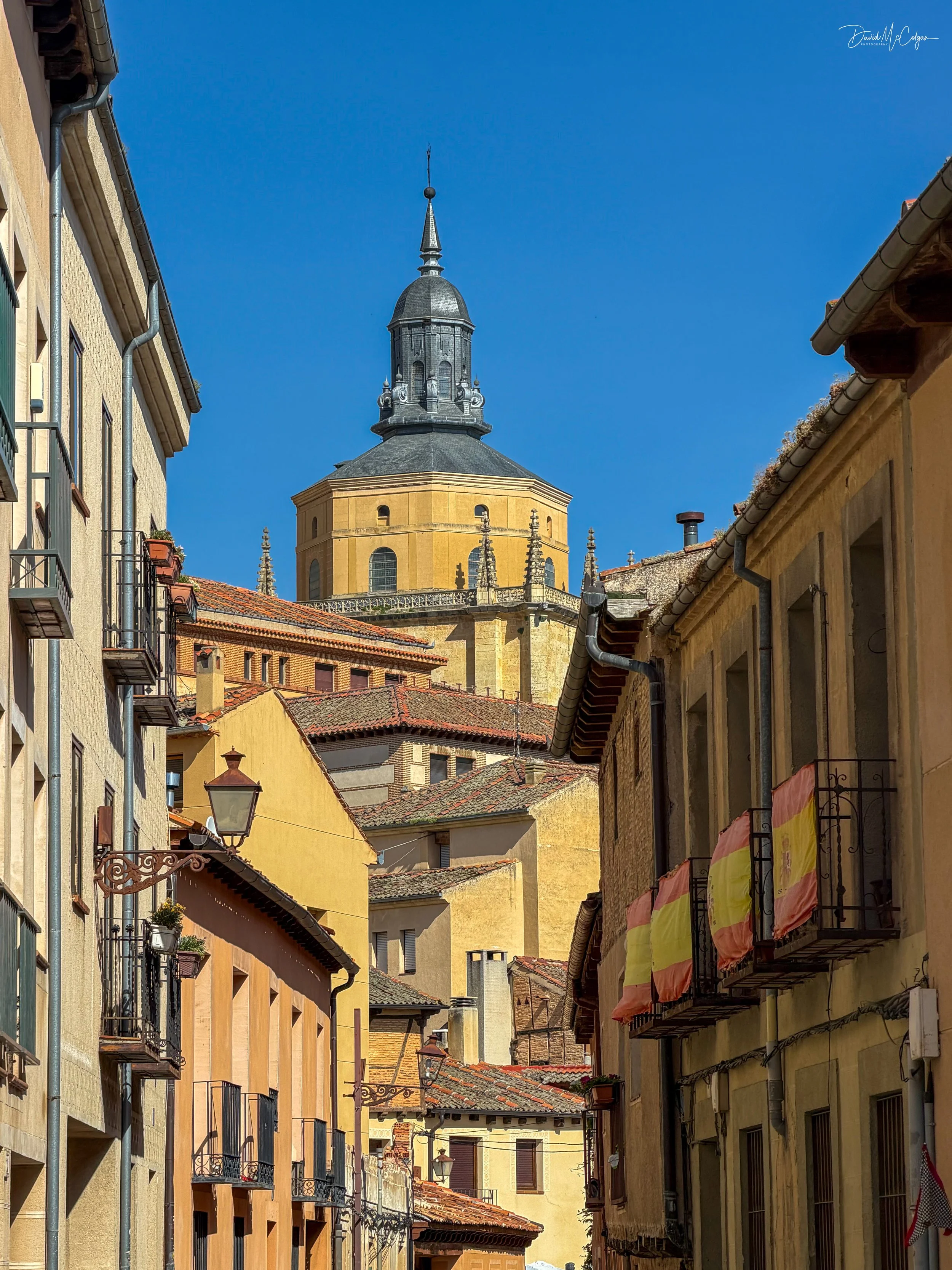 Calle del Socorro & Catedral de Segovia