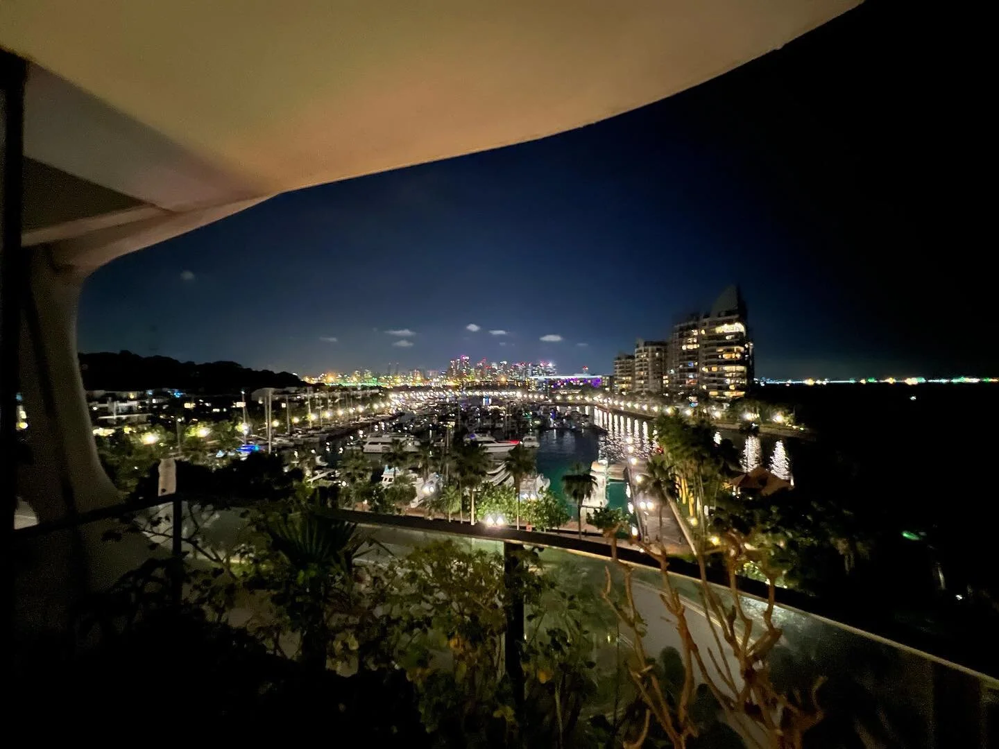 Unit with a pool view? How about sea view?! 💯

Late night catchup with a client 🥰