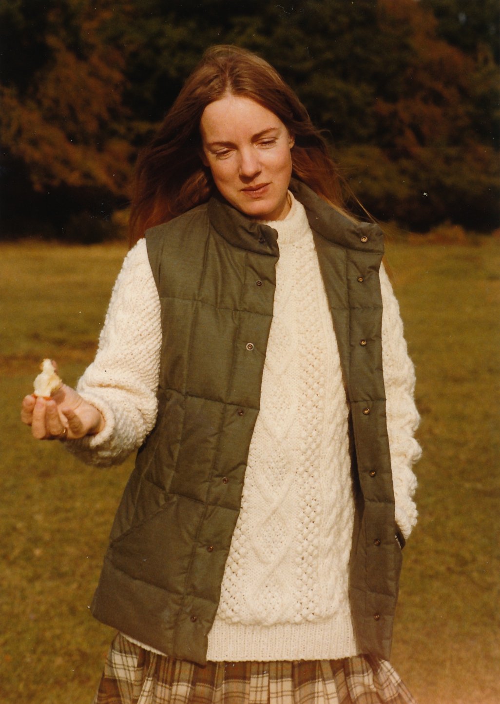 Lady eating apple

