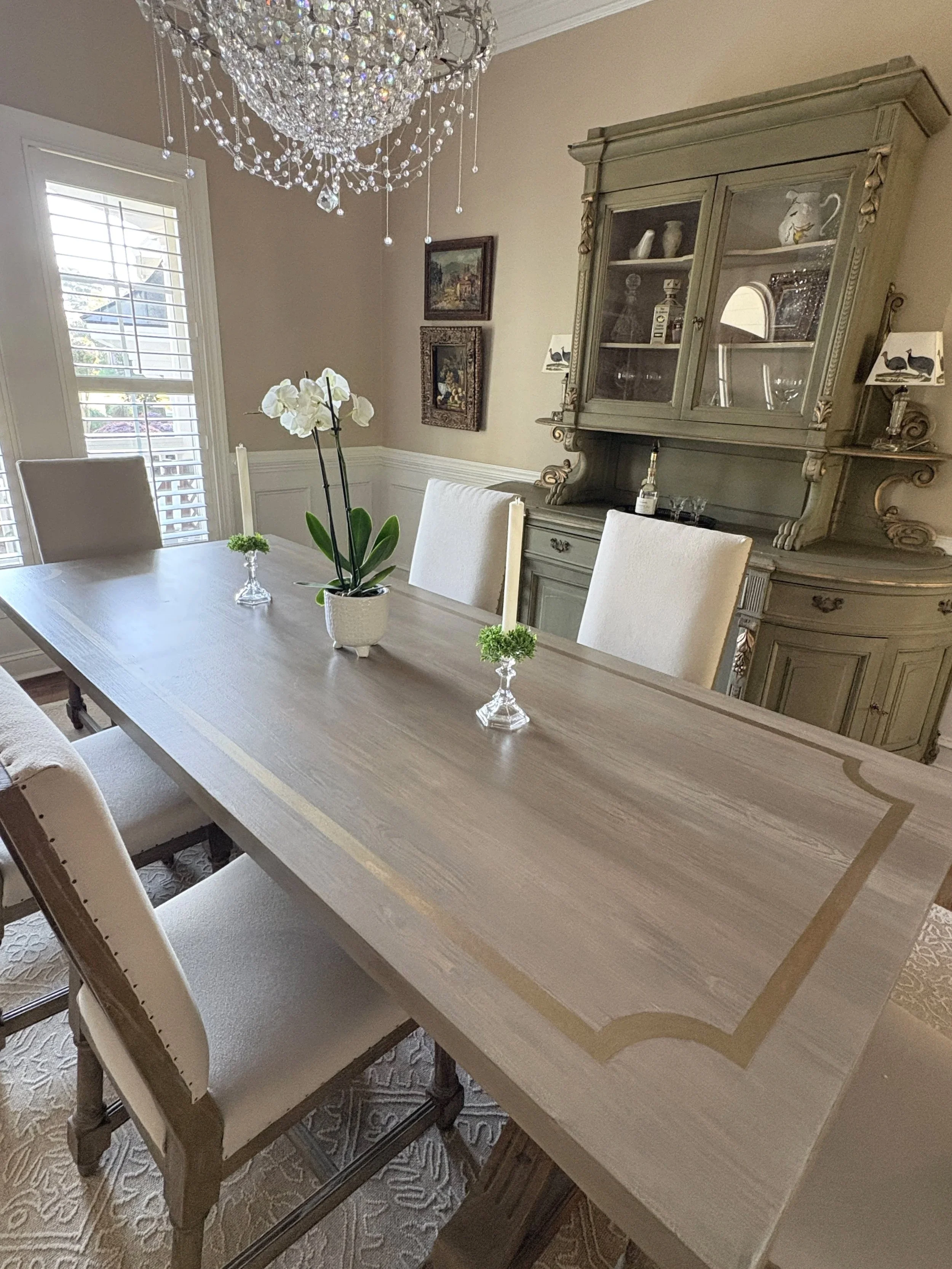 Faux grain Dining Room table with gold metallic border!