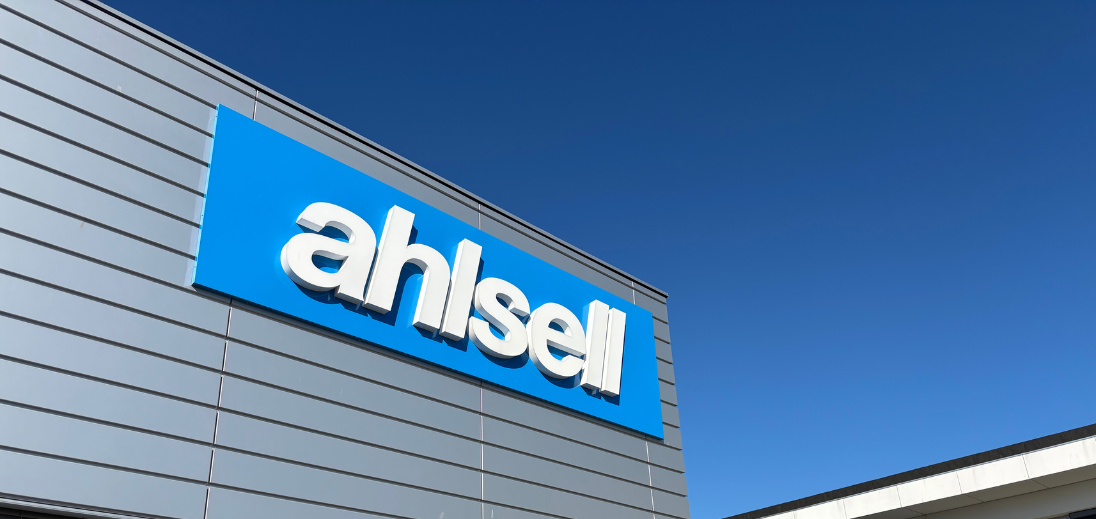 NSU FÖRVÄRVAR AHLSELL I SÖDERHAMN