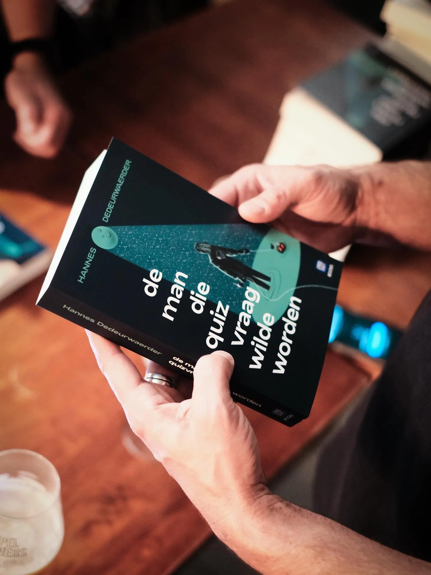 De man die quizvraag wilde worden.
Boekcover voor @hannesddw 
.
#hannesdedeurwaerder #donnydiamond #goodstuffbooks #firstbookcover #bookcoverdesign