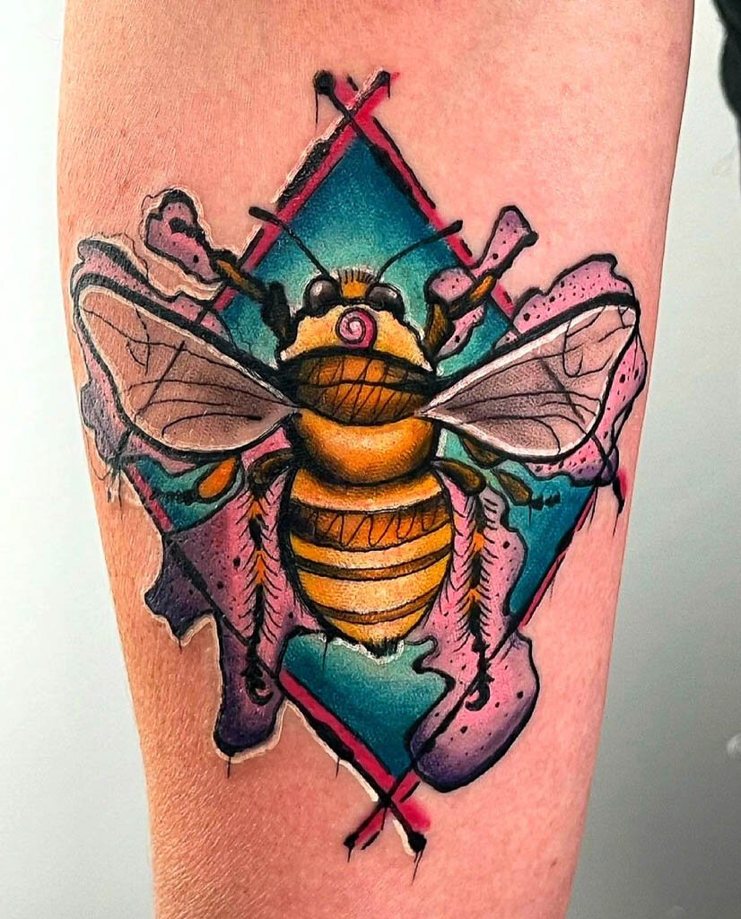 Vintage Bee Tattoos for a Timelessly Stylish Look — Certified Tattoo Studios