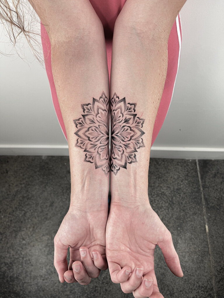 ☠️ Geometric | Dotwork Tattoo ☠️ Art by Ragil #tattoostudio #bali  #geometrictattoo #dotworktattoo - YouTube