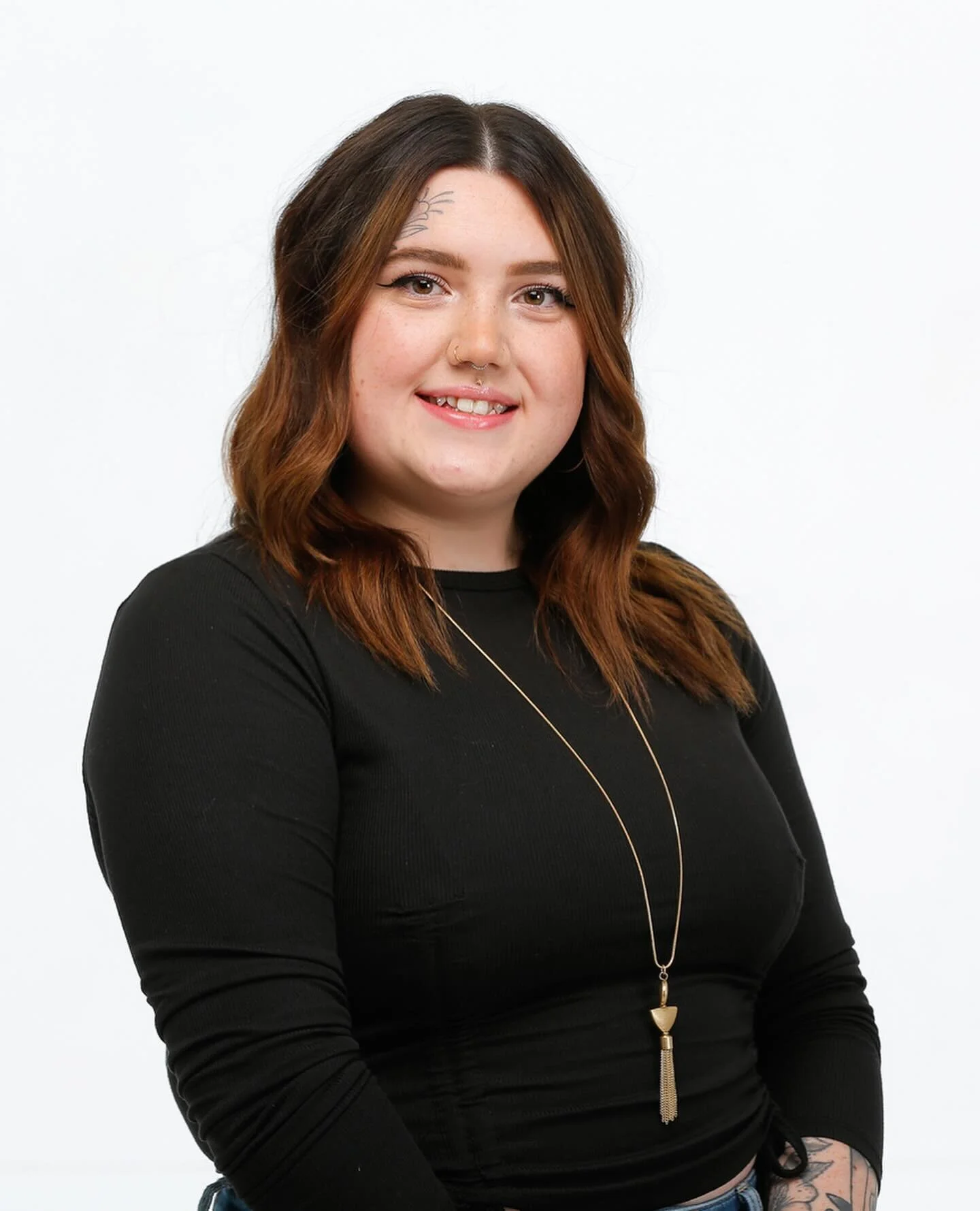 Fast cars and fierce piercings @lindseygoldpiercings has an eye for shiny things ✨ Passionate about her craft, Lindsey has been awarded by the city of Colorado Springs for her gold standard experience and her educating expertise. We love to see our v