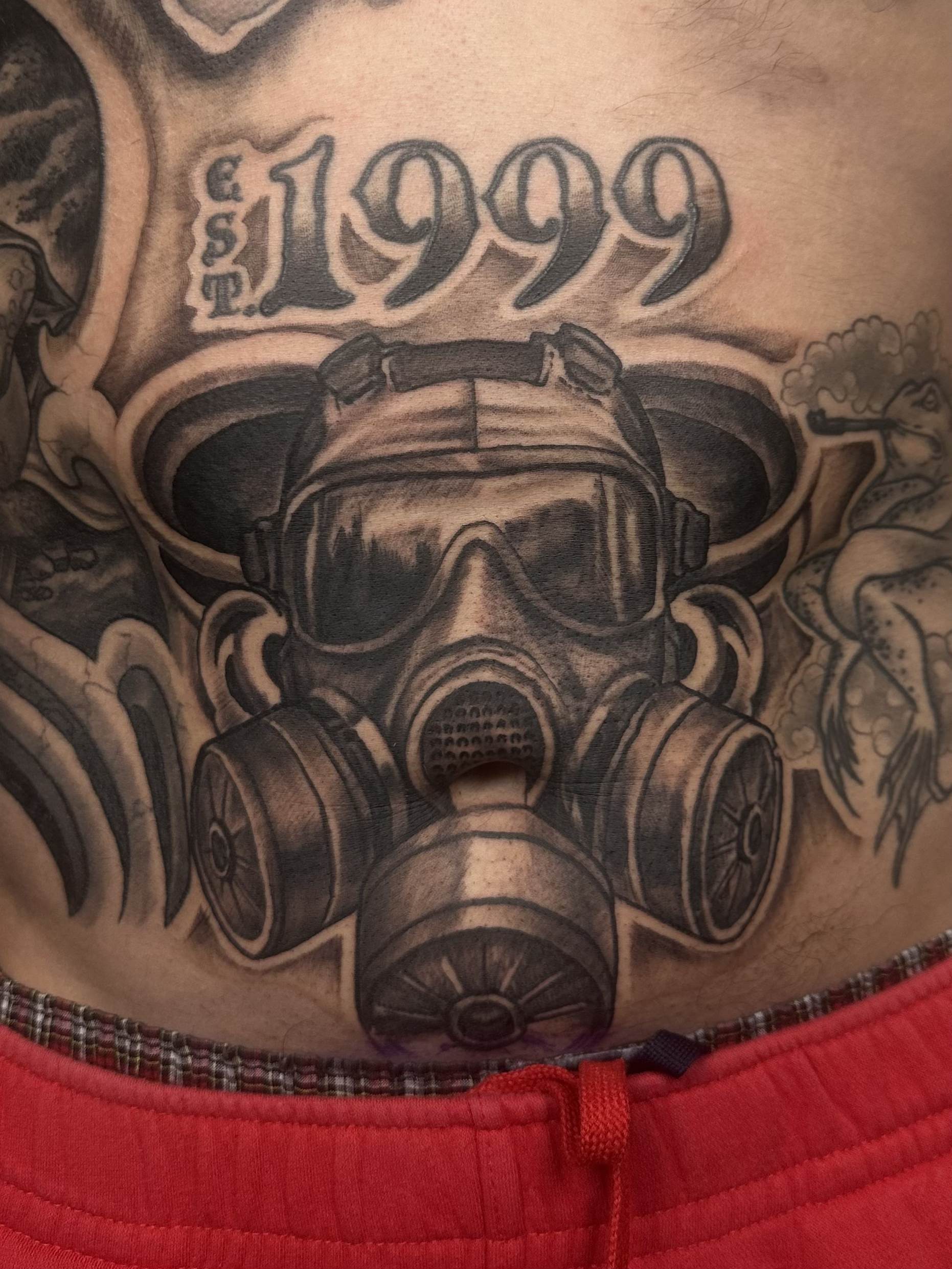 Illustratuve Gas Mask Torso Tattoo.png