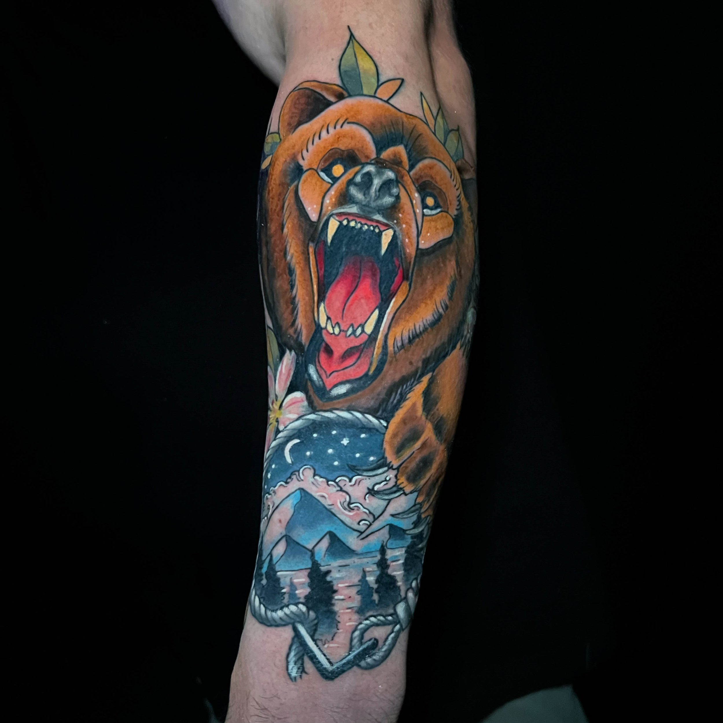 Traditional panther, Tattoo Gold NZ : r/tattoos