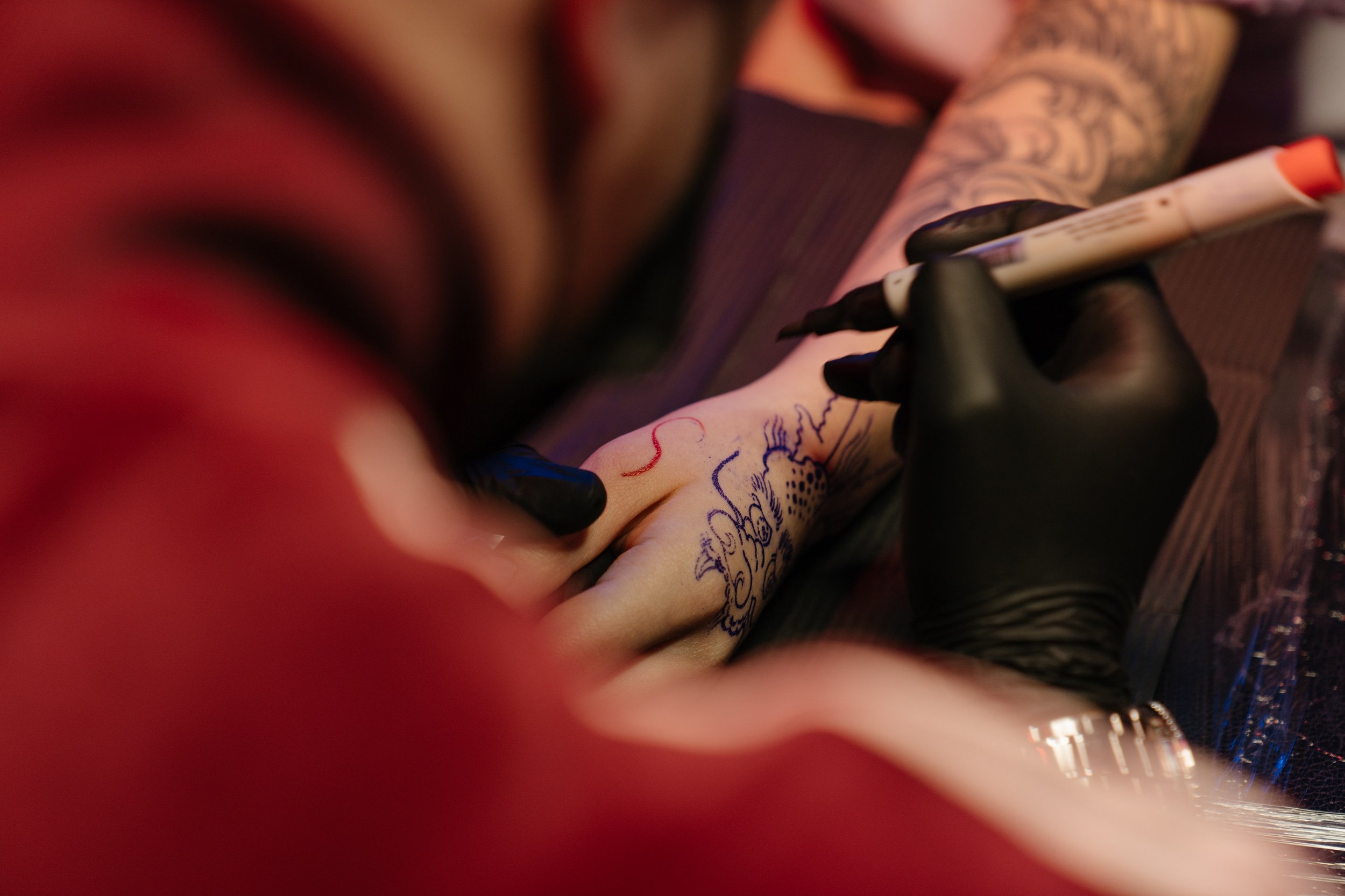 Using a UV Tattoo Machine Light for UV Blacklight Tattoos