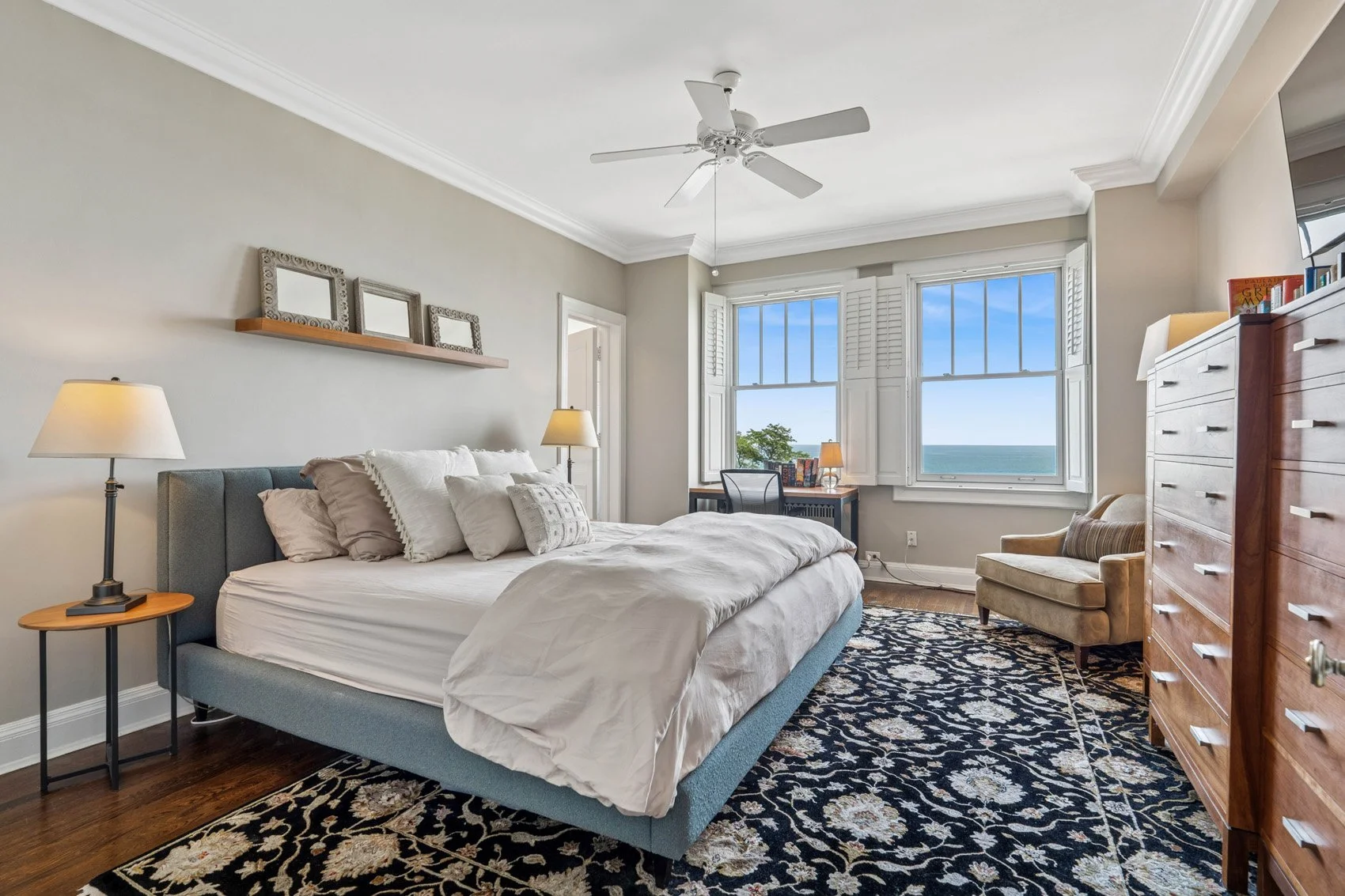 19_1448NLakeShoreDr_5A_14_PrimaryBedroom_HiRes.jpg