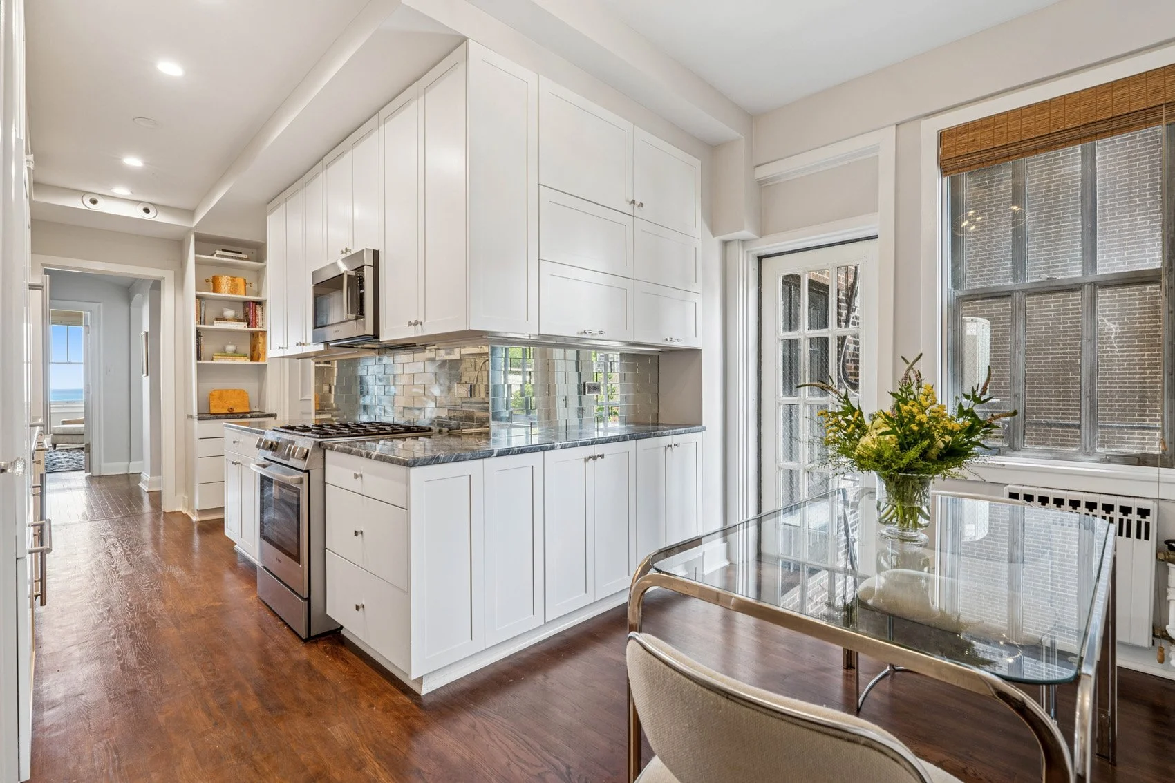 15_1448NLakeShoreDr_5A_177002_Kitchen_HiRes.jpg
