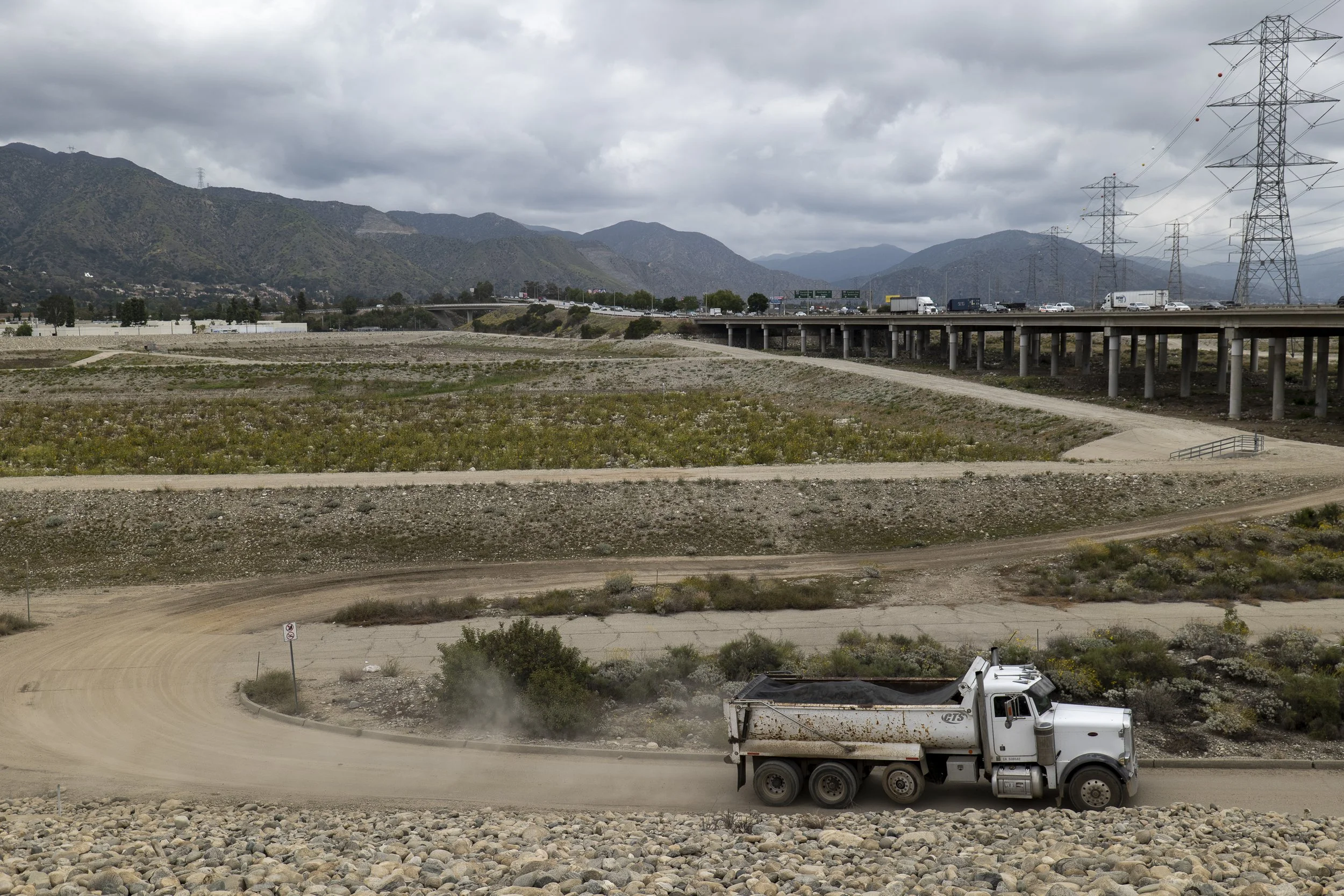 042022_santa_fe_dam-42.jpg