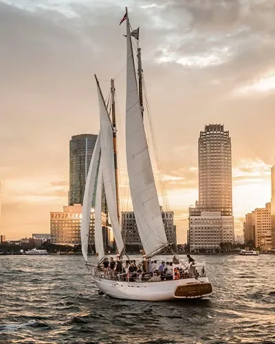 Adirondack Schooners _ Classic Harbor Line.webp